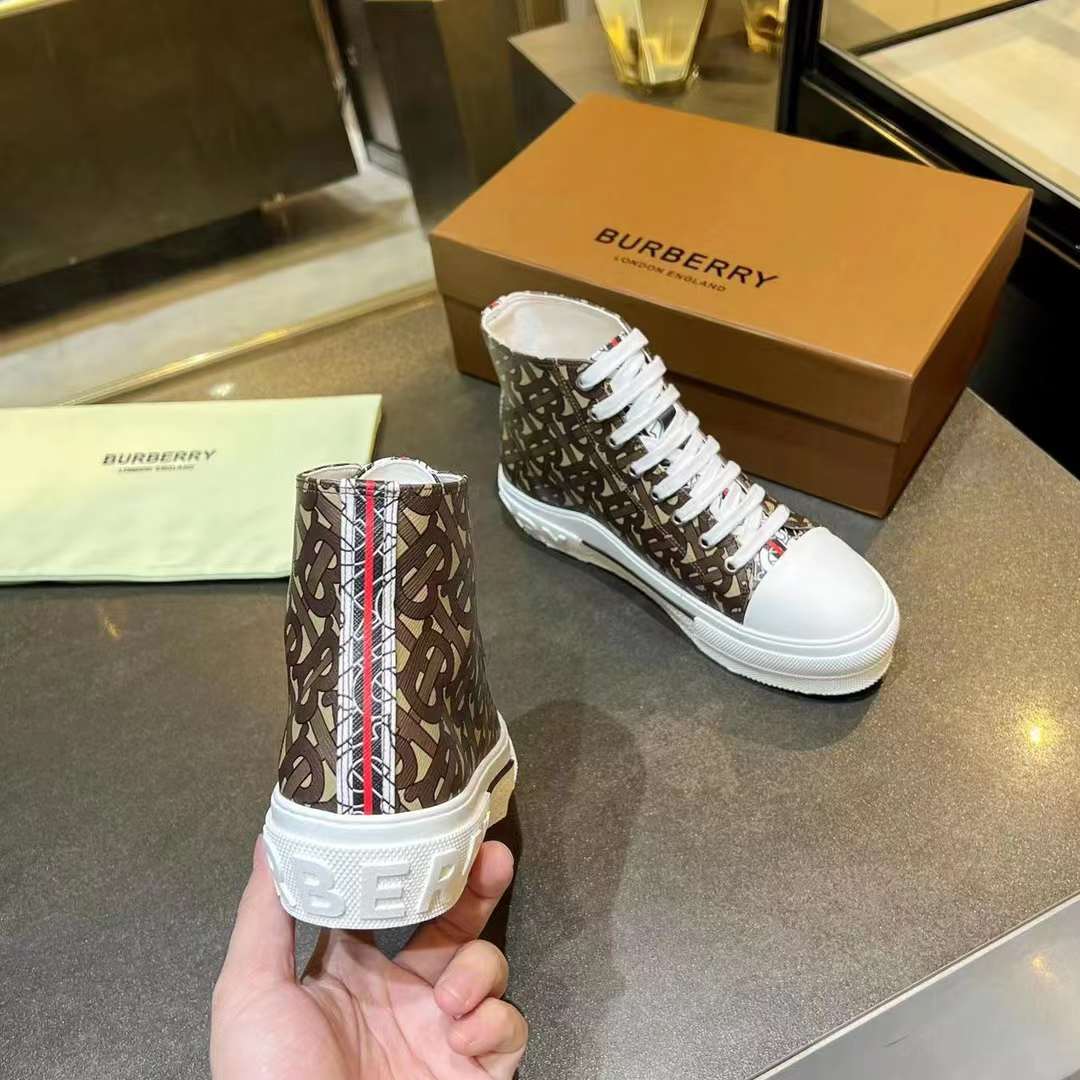 Men Women B*rberry Sneaker ()