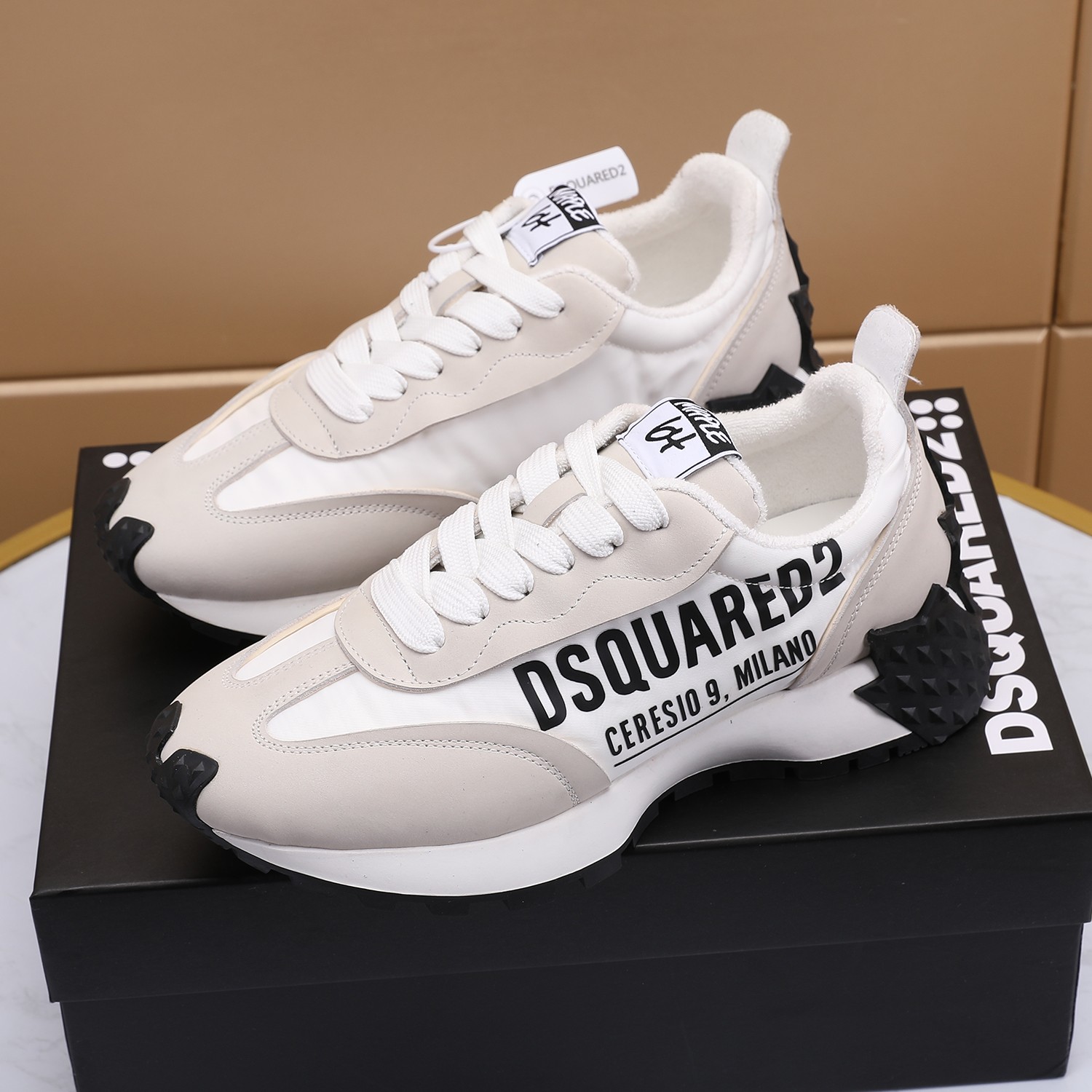 Men O*ff W*hite Top Sneakers