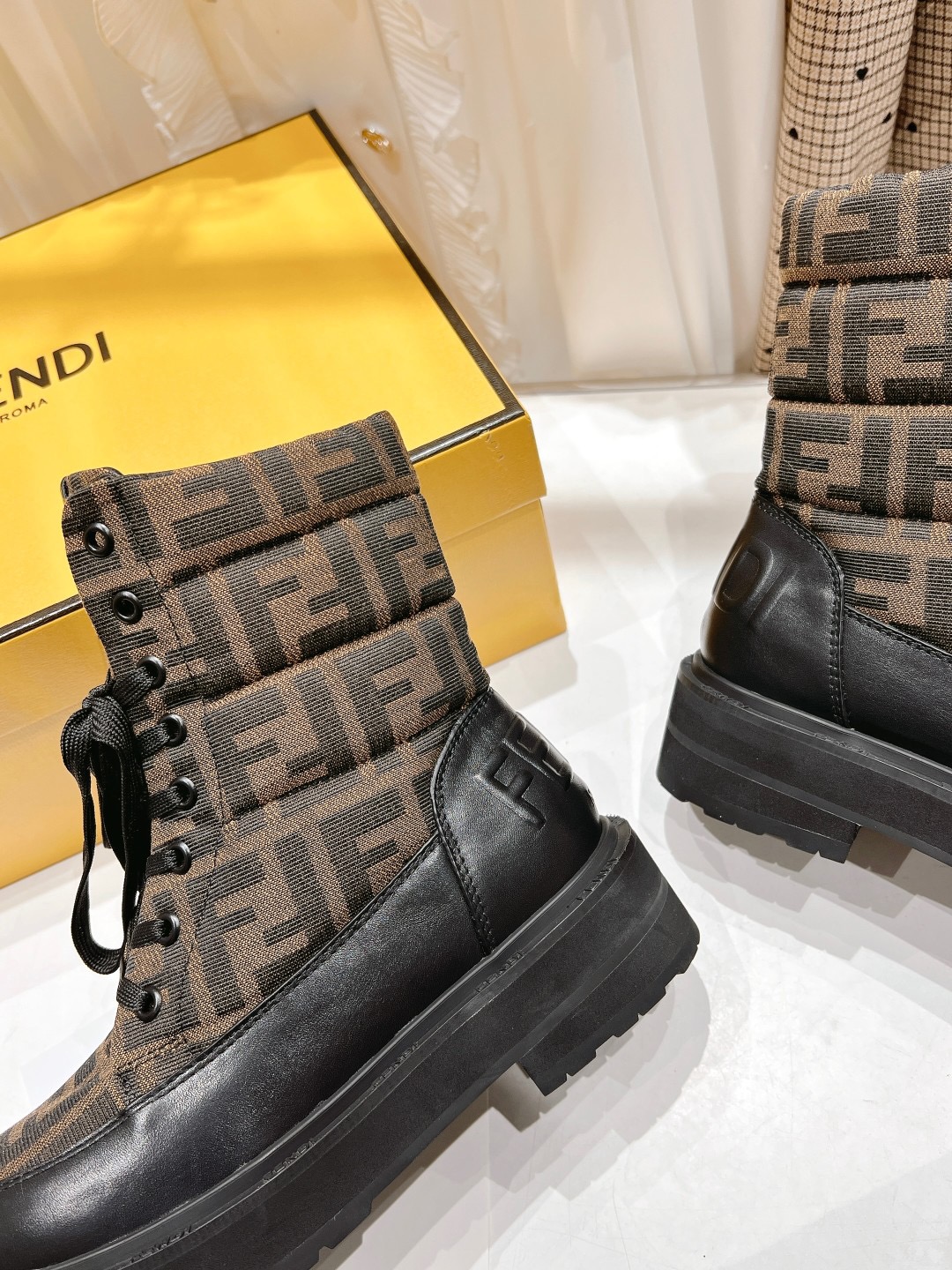 Women F*endi Top Boots Maikesneakers