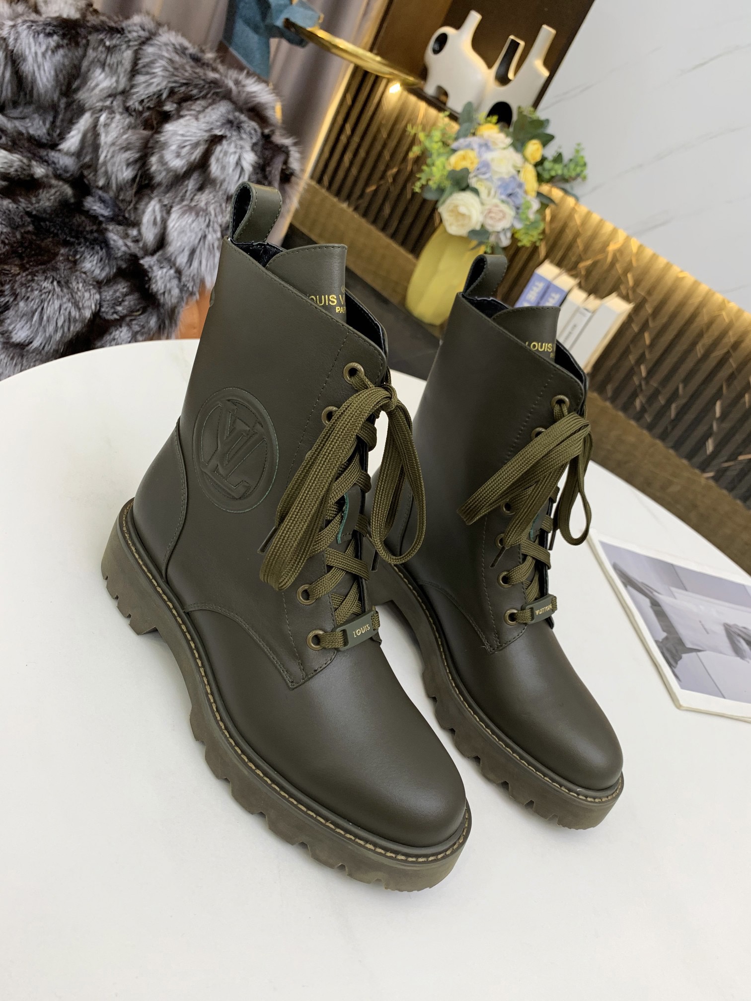 Women L*ouis V*uitton Top Boots Maikesneakers