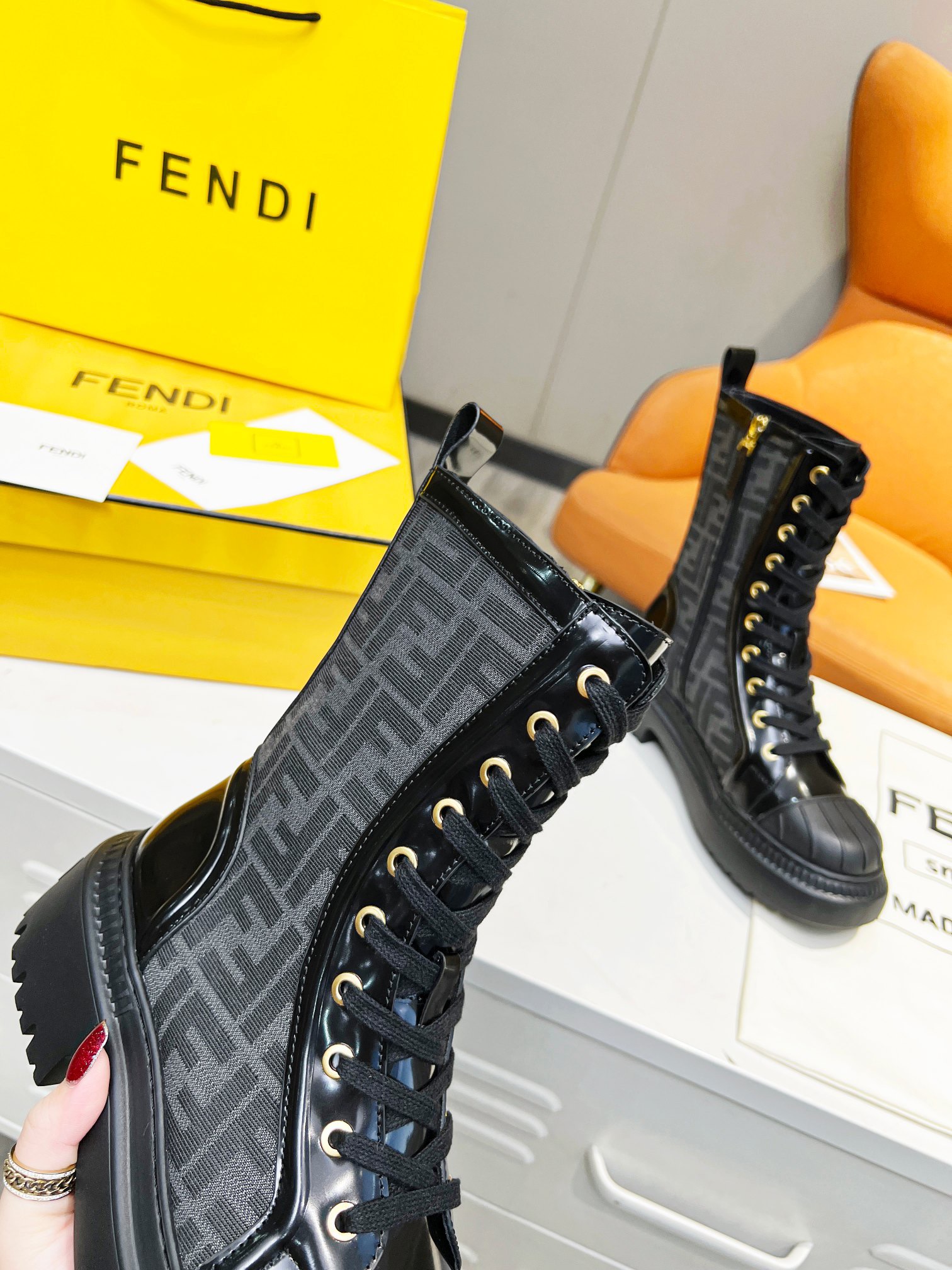 Women F*endi Top Boots Maikesneakers