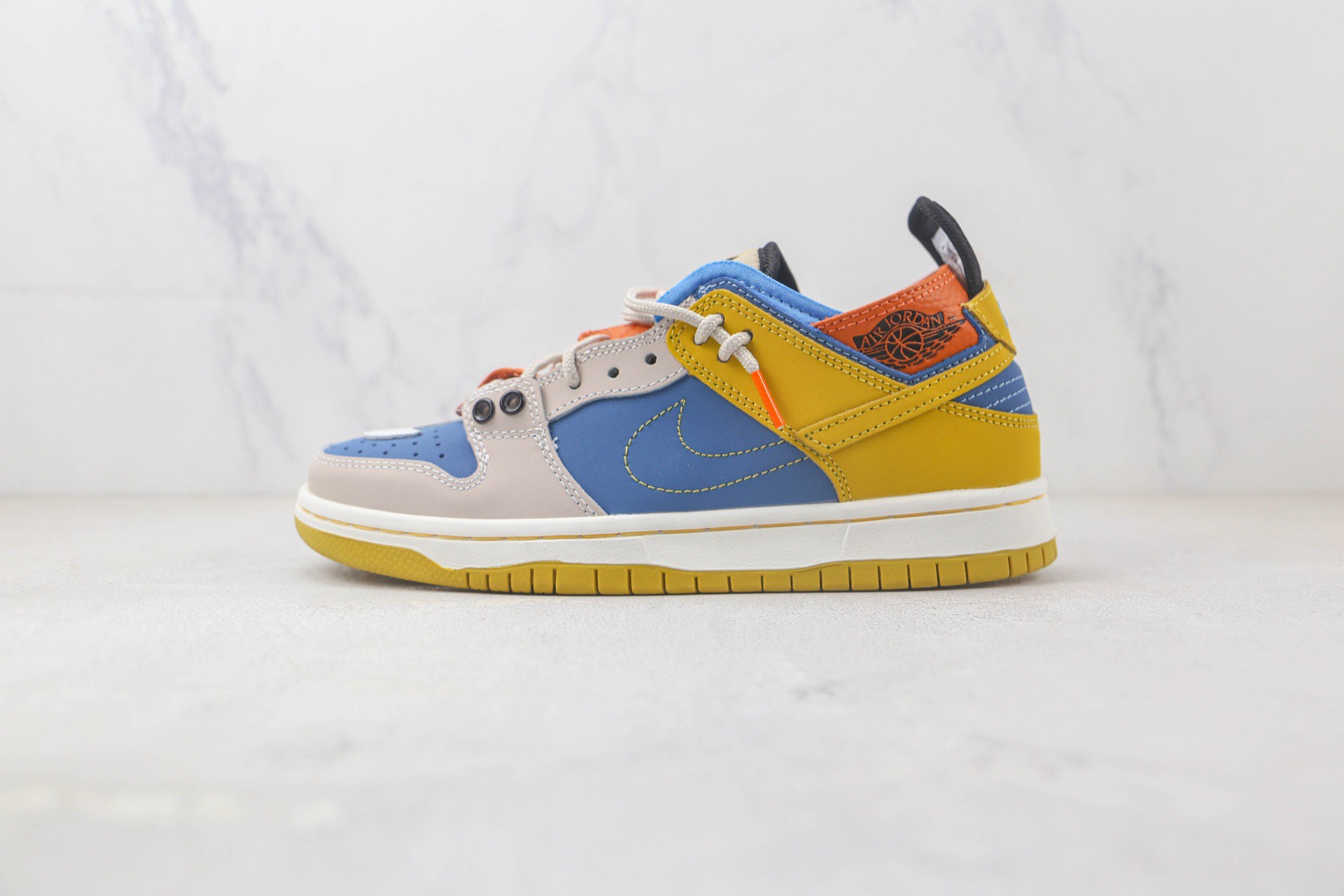Nike SB Dunk Low