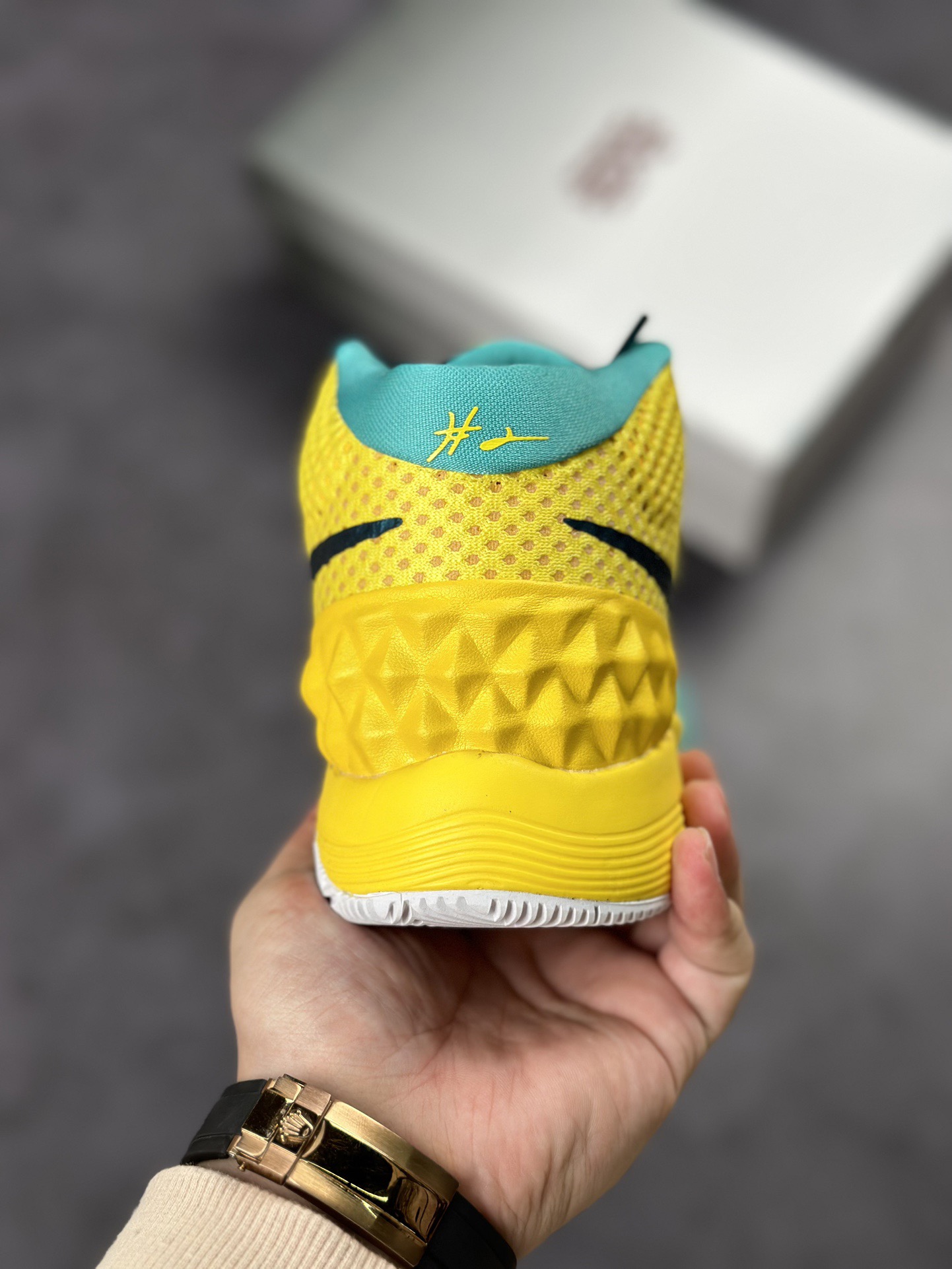 NIKE Kyrie 1