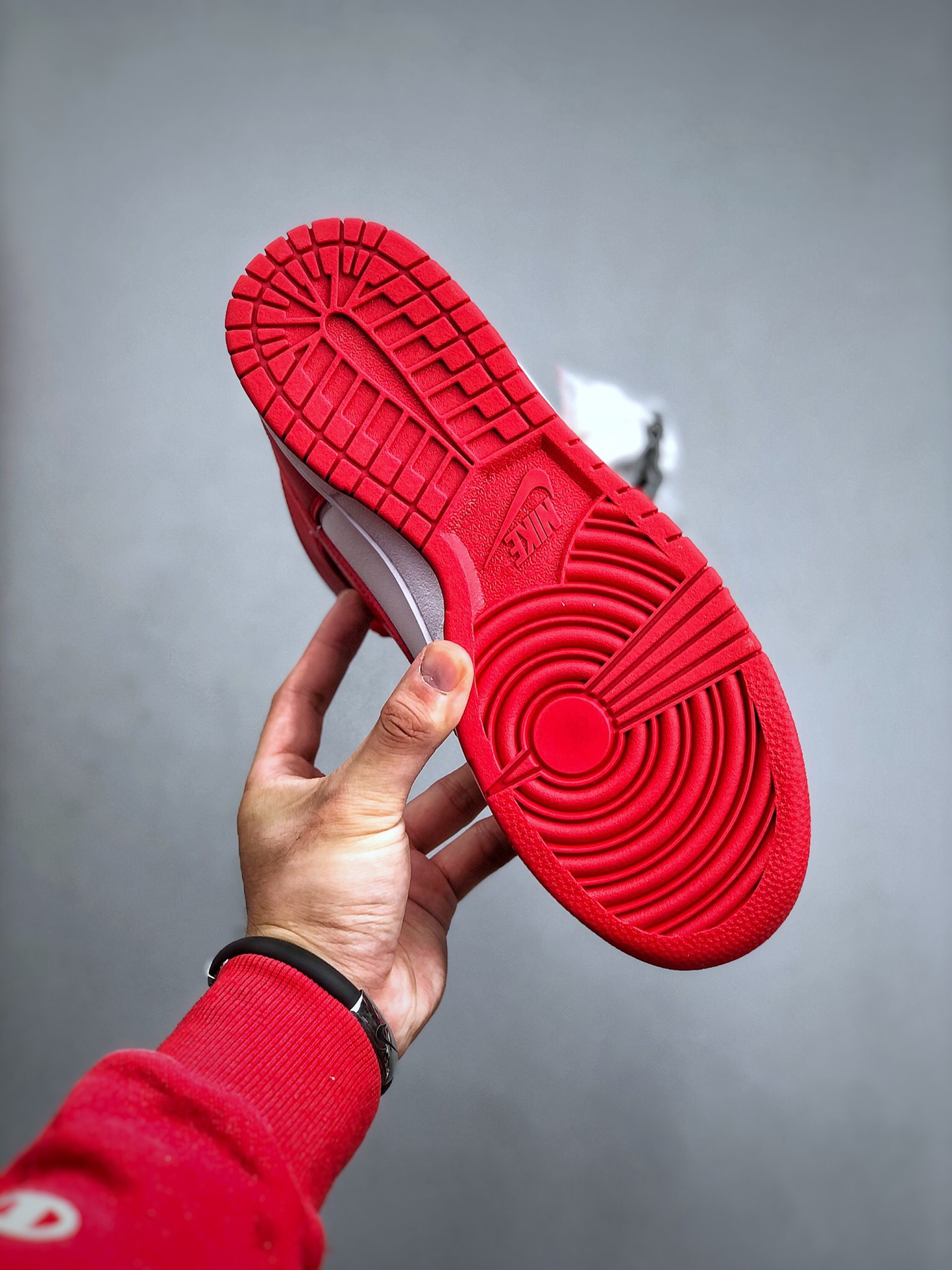 Nike SB Dunk High university red