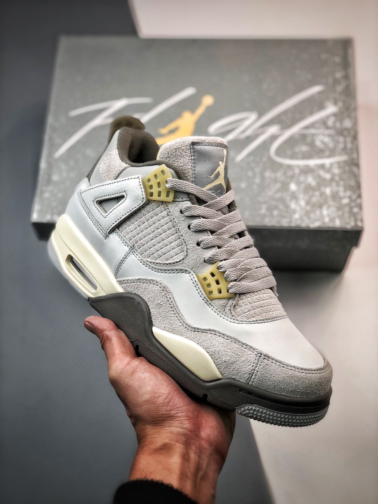 Nike Air Jordan 4 Retro