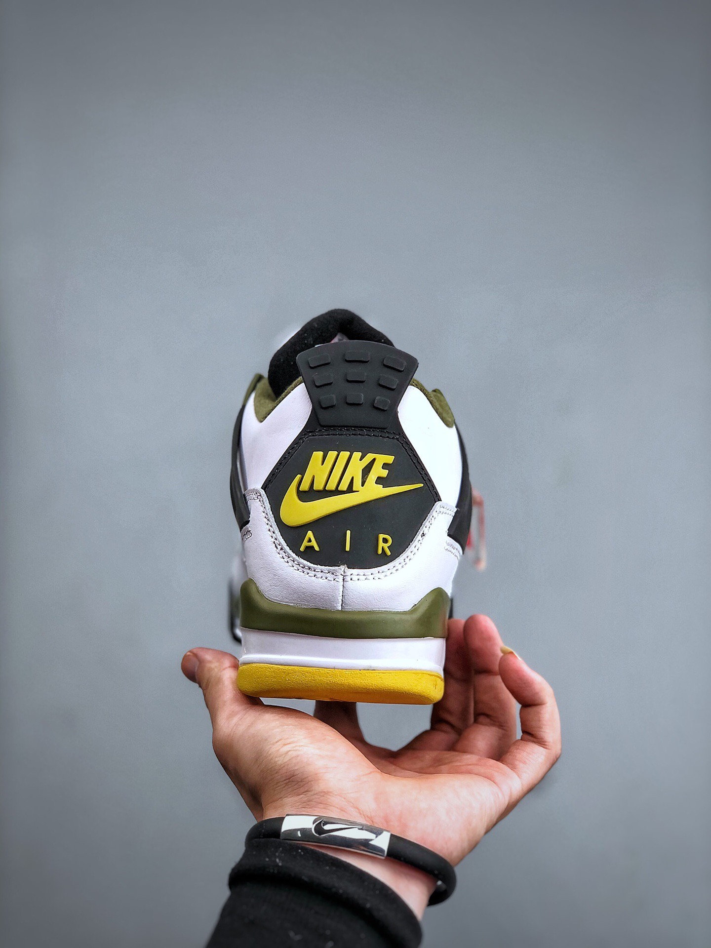 NIKE Air Jordan 4