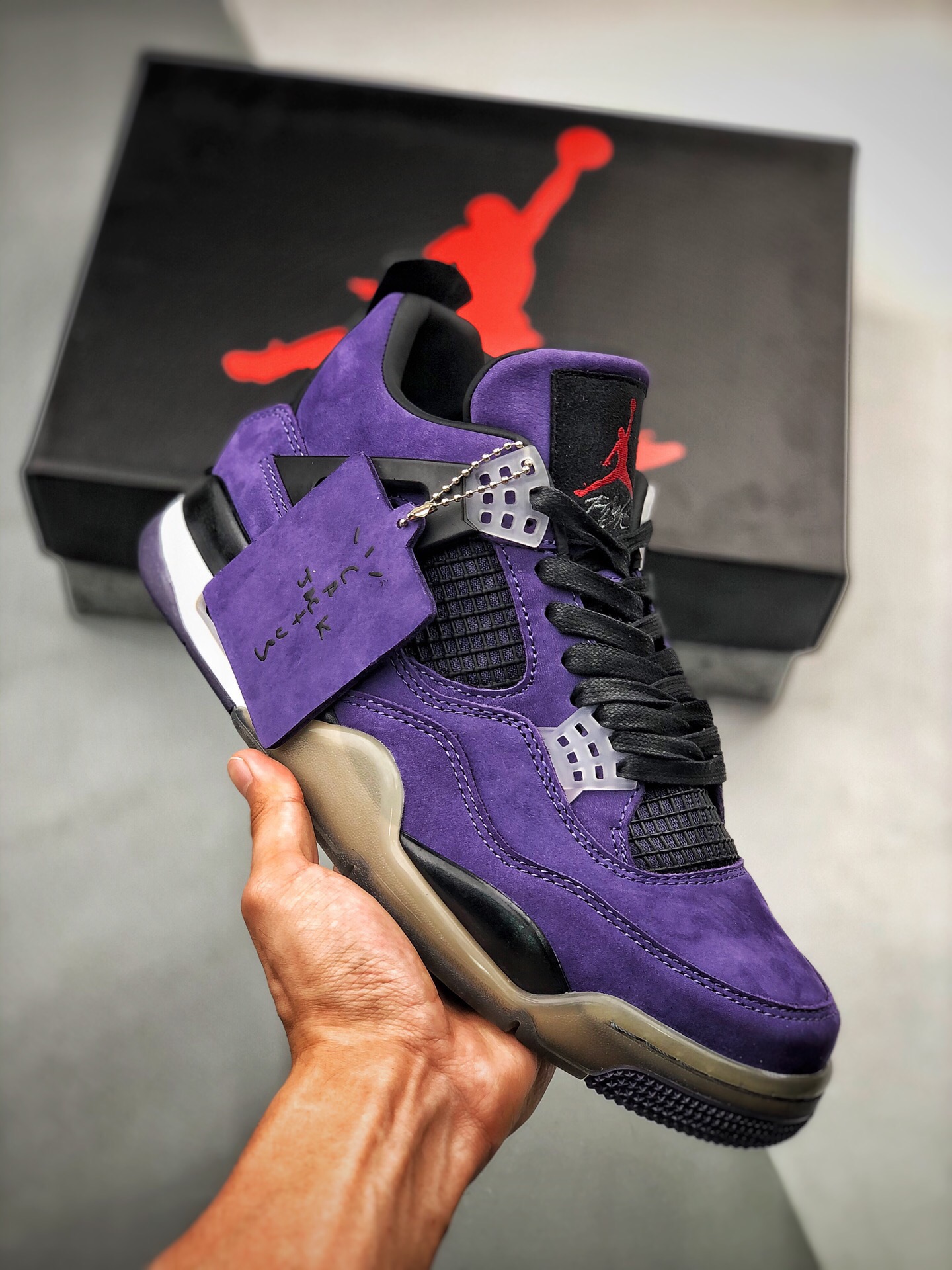 NIKE Air Jordan 4
