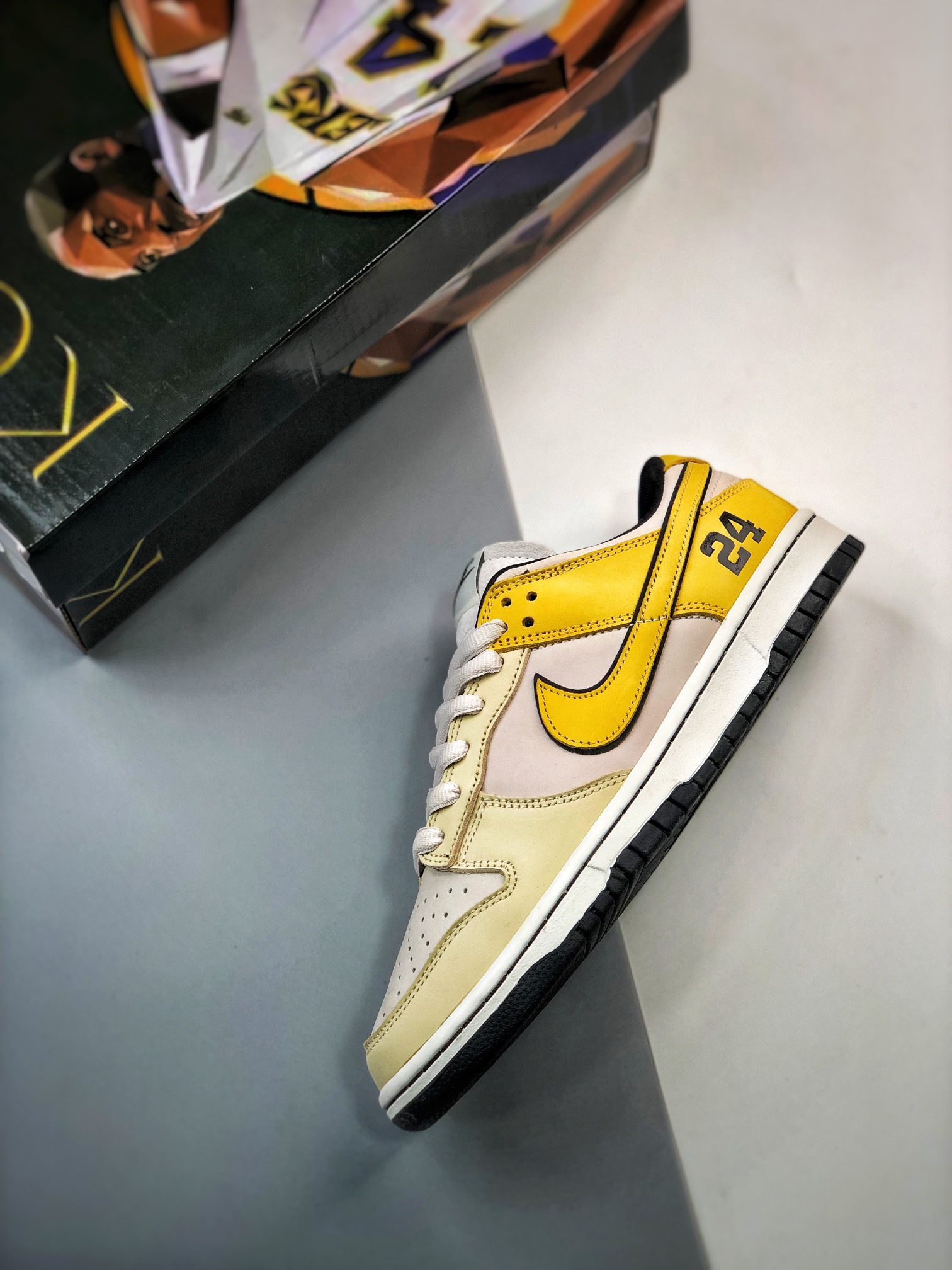 Nike SB Dunk Low