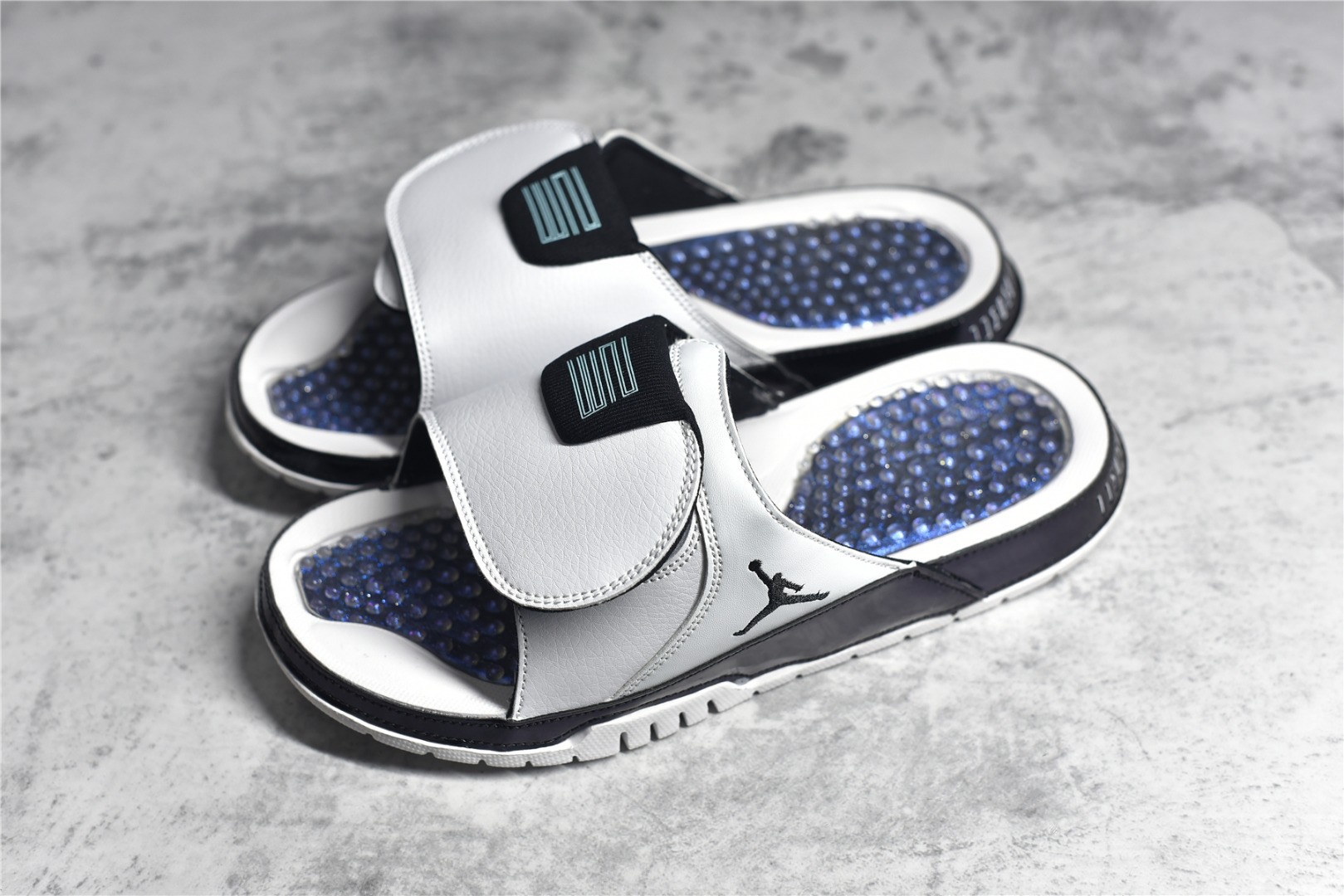 Nike Air Jordan 11 Slippers