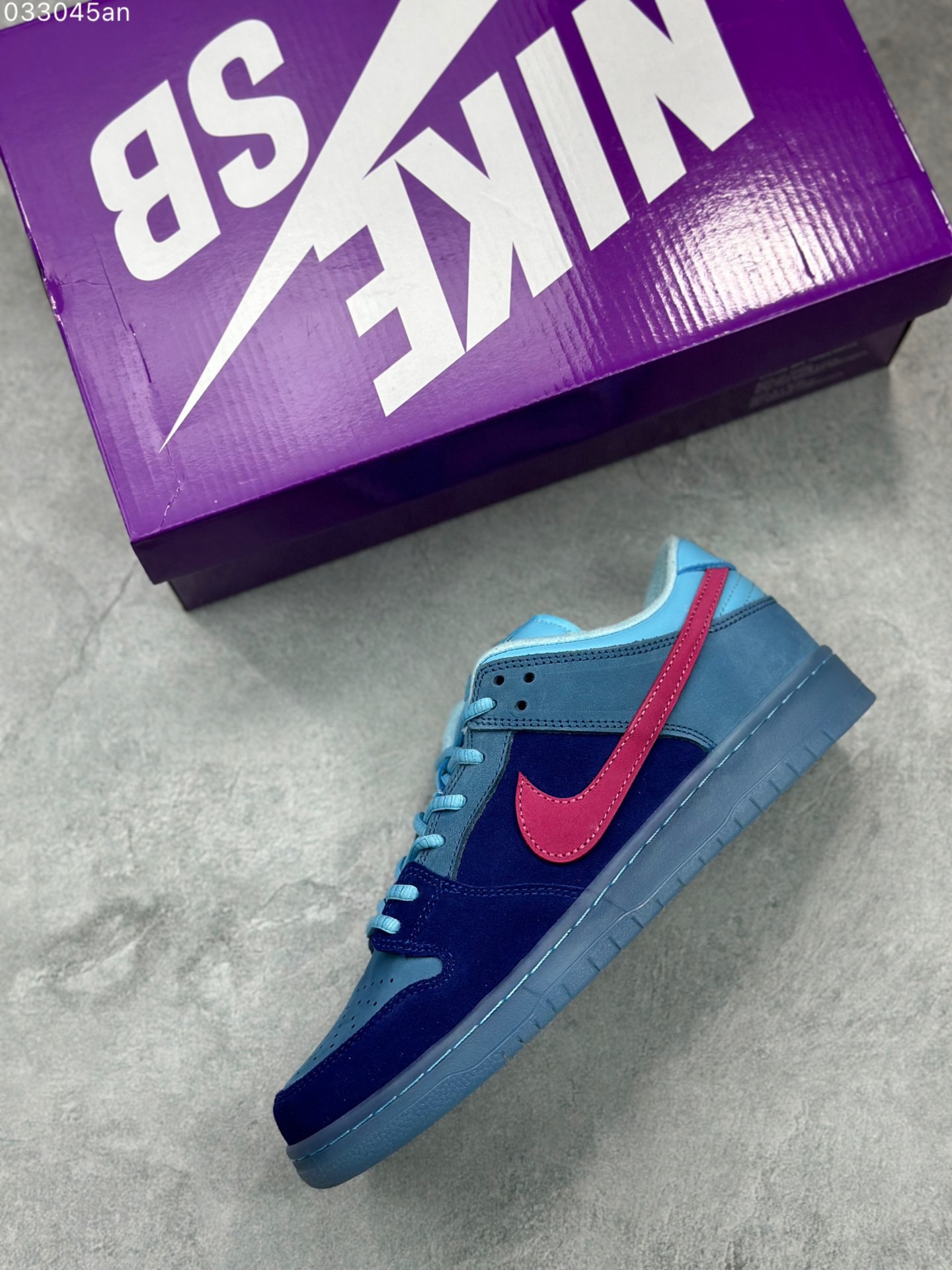 Nike SB Dunk Low