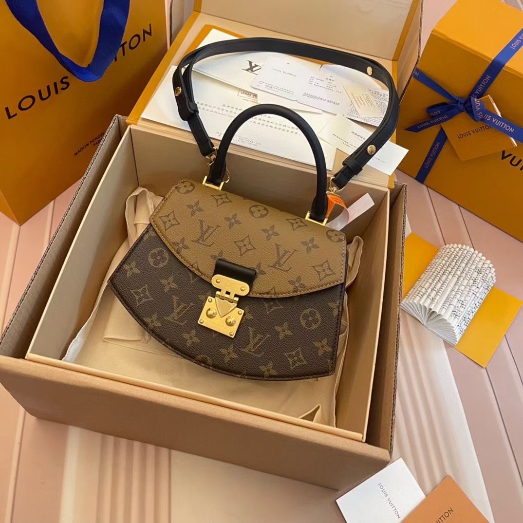 L*ouis V*uitton Top Bag