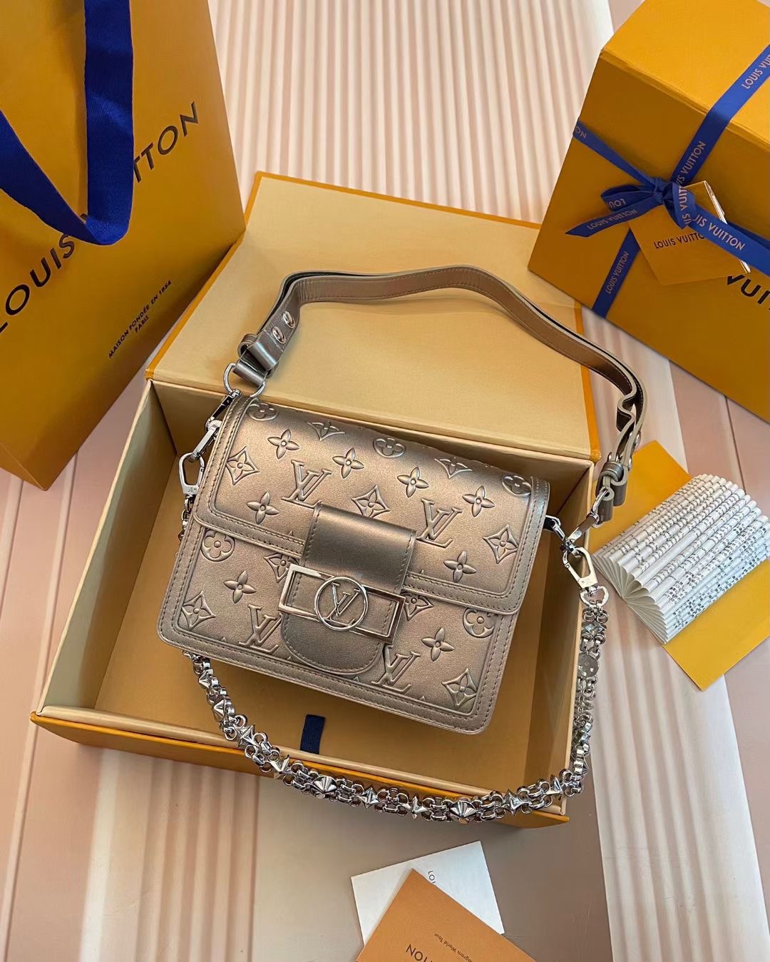 L*ouis V*uitton M21740 Top Bag