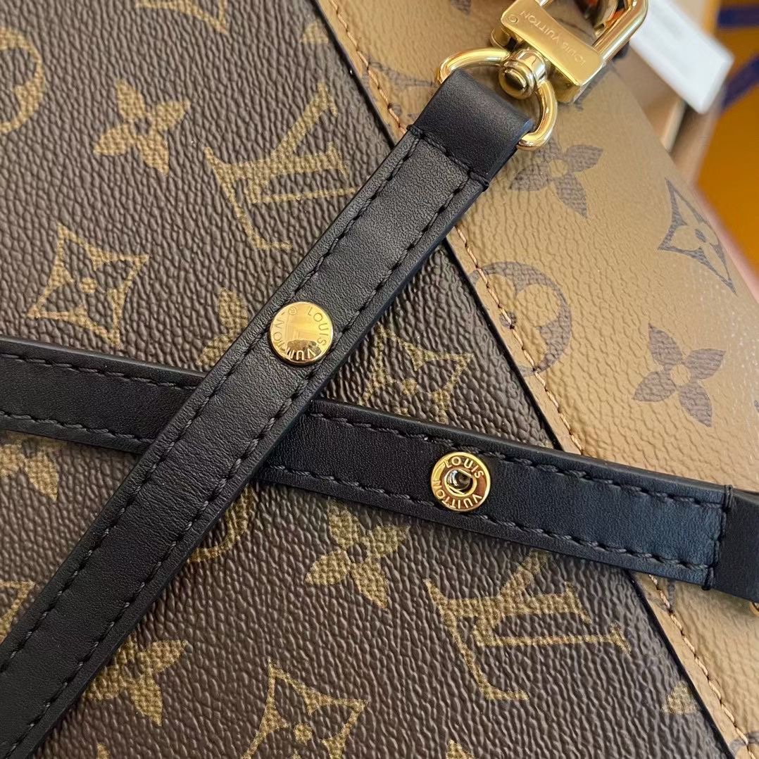L*ouis V*uitton Top Bag