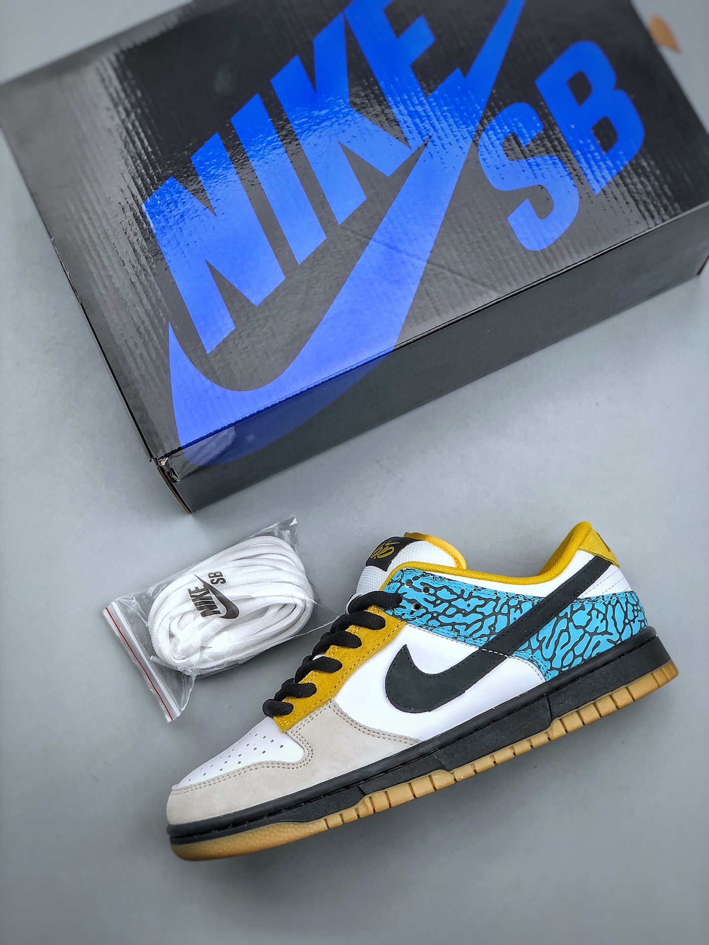 Nike SB Dunk Low