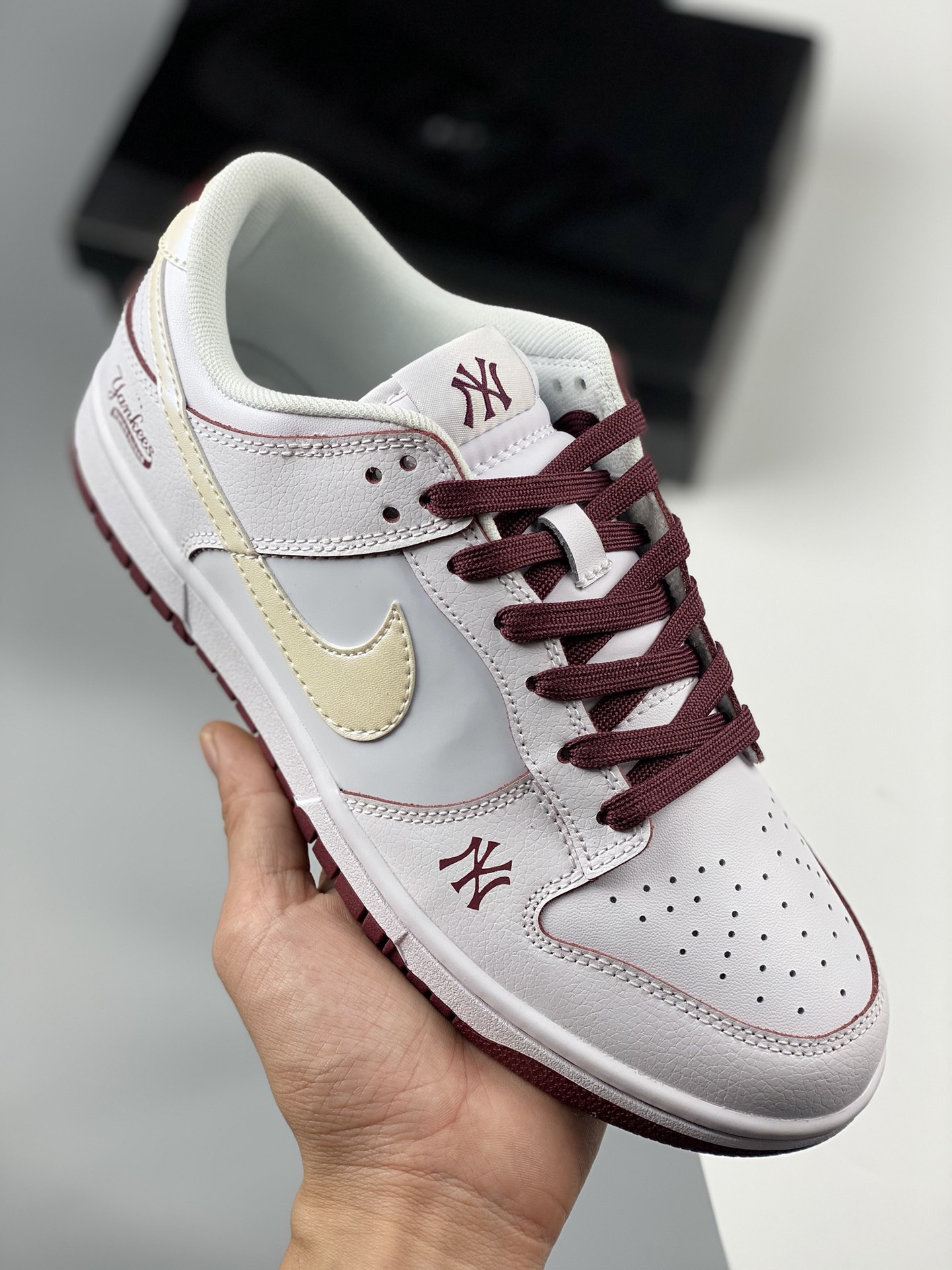 Nike SB Dunk Low