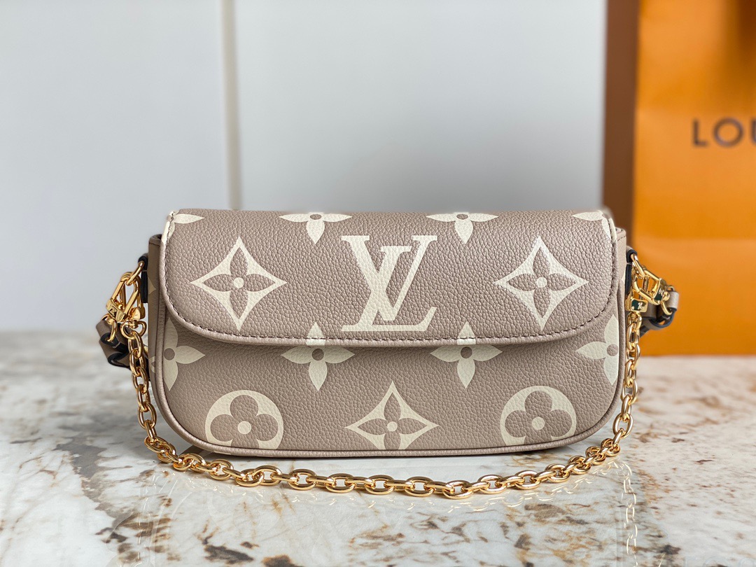 L*ouis V*uitton Top Bag