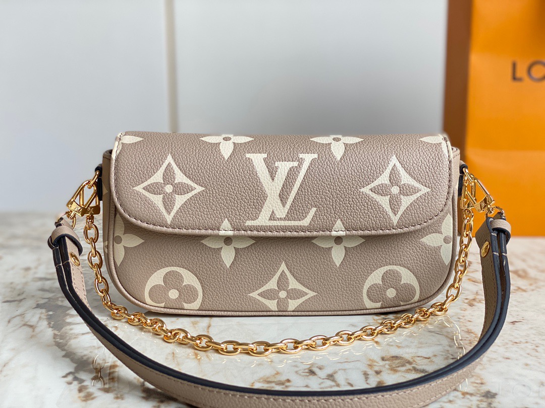 L*ouis V*uitton Top Bag