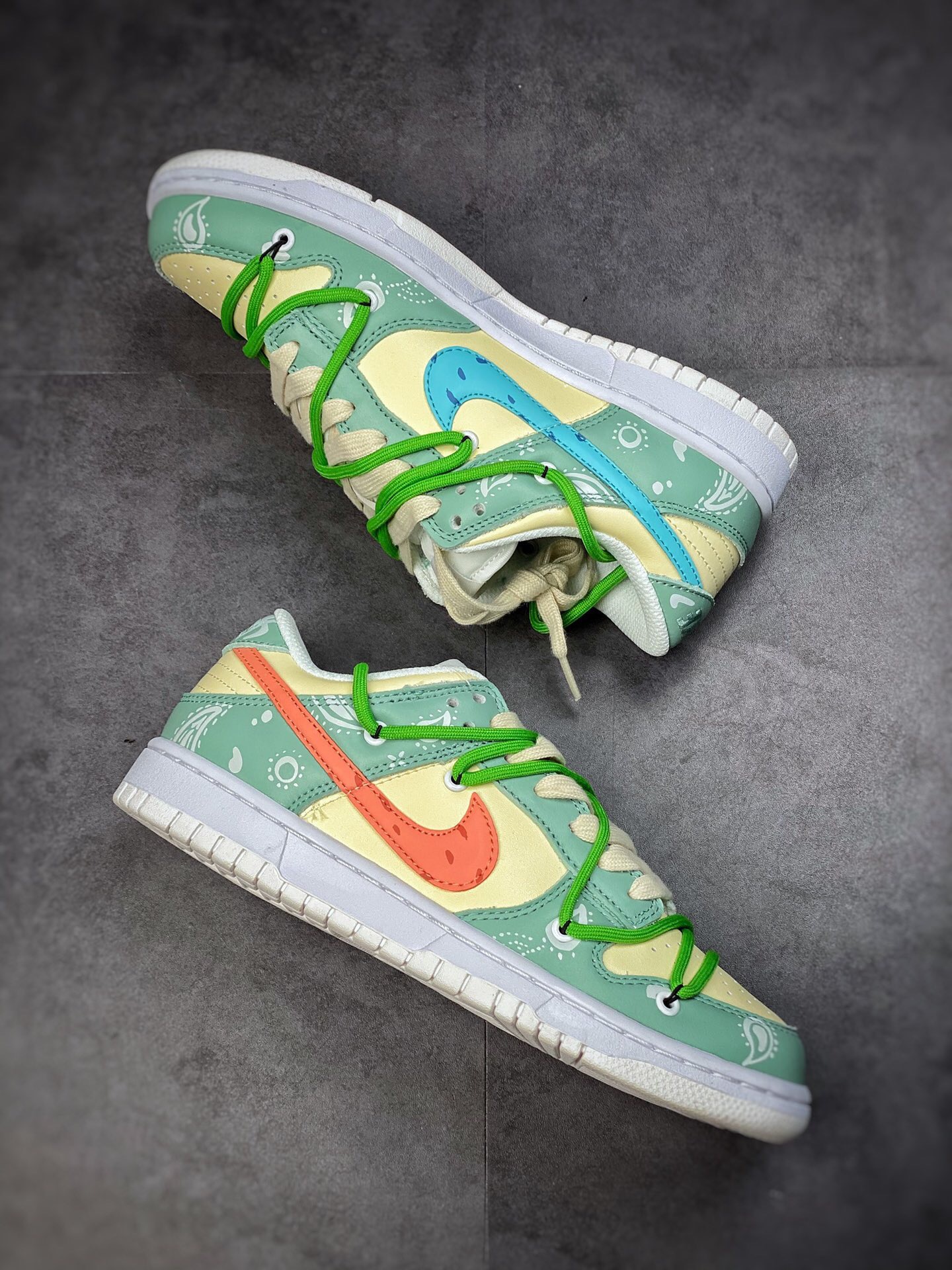 Nike SB Dunk Low