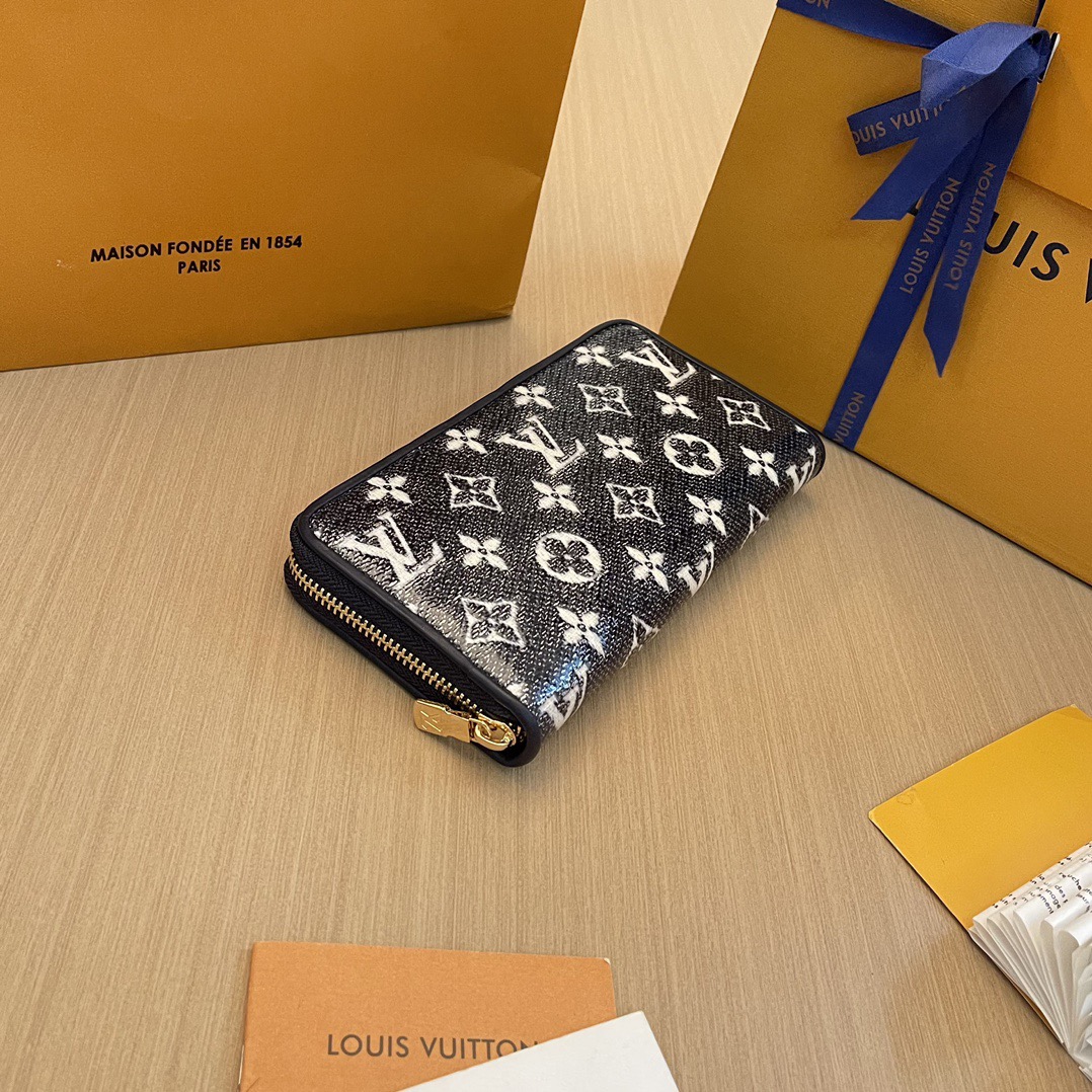 L*ouis V*uitton Top Bag