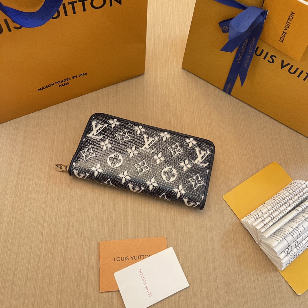 L*ouis V*uitton Top Bag