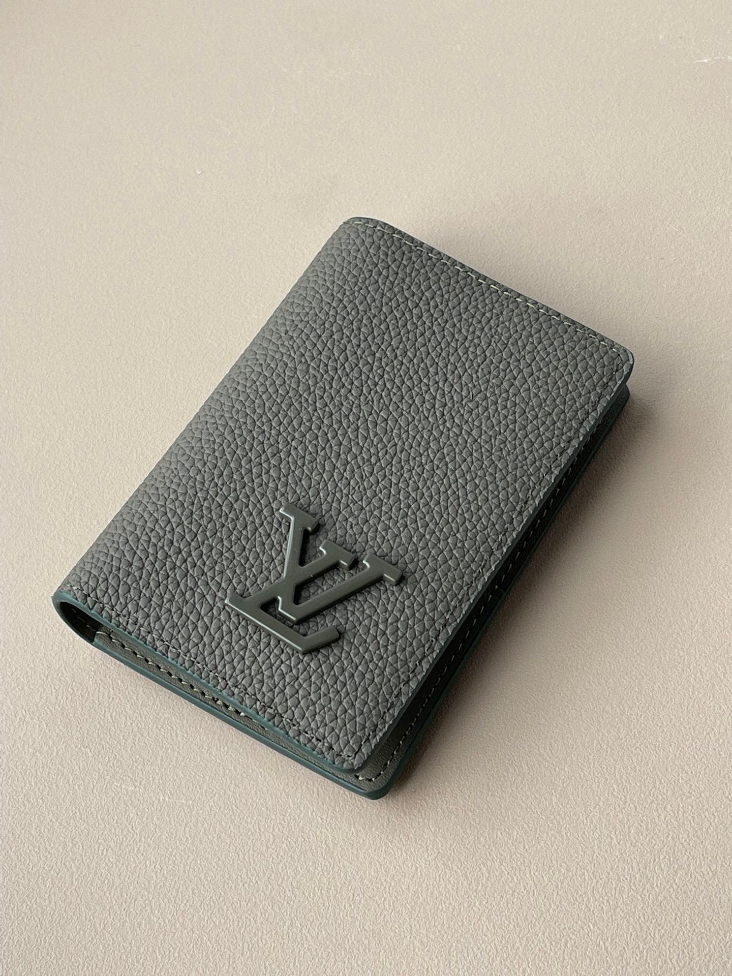 L*ouis V*uitton Top Bag