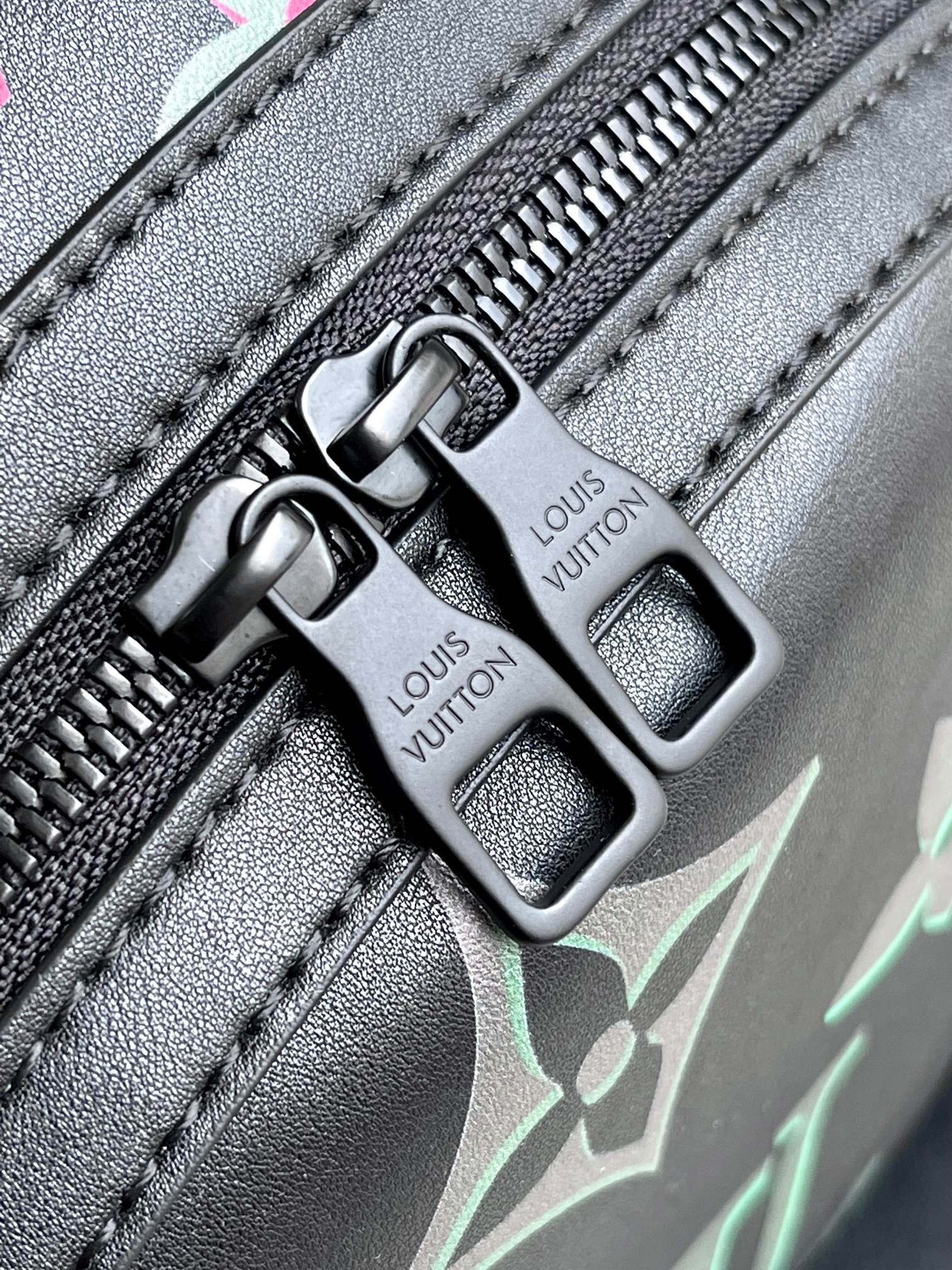 L*ouis V*uitton Top Bag