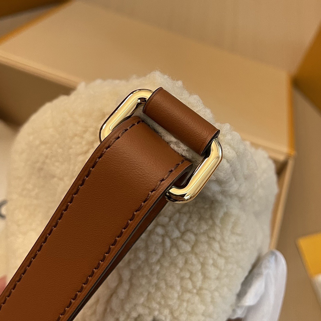 L*ouis V*uitton Top Bag