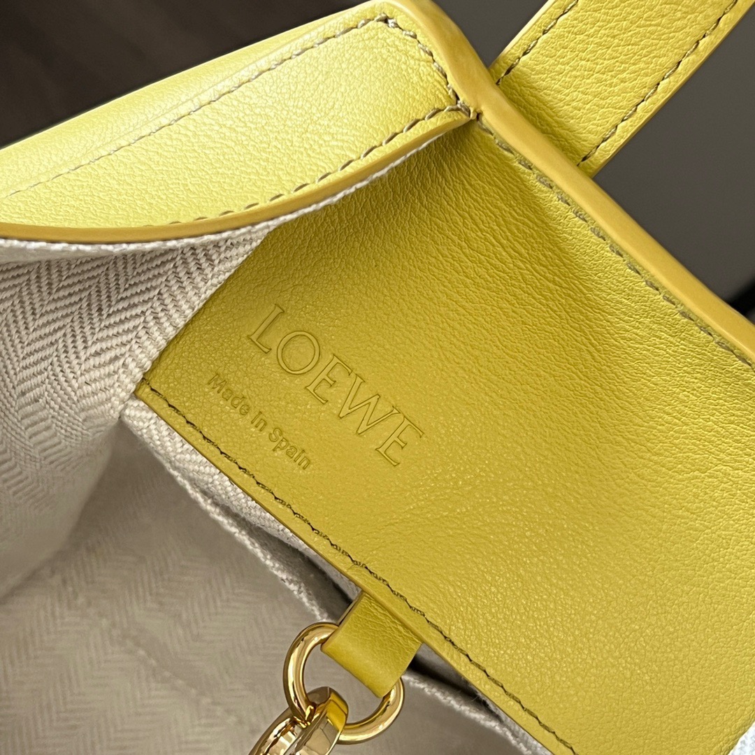L*oewe Bag 652235 Top Quality