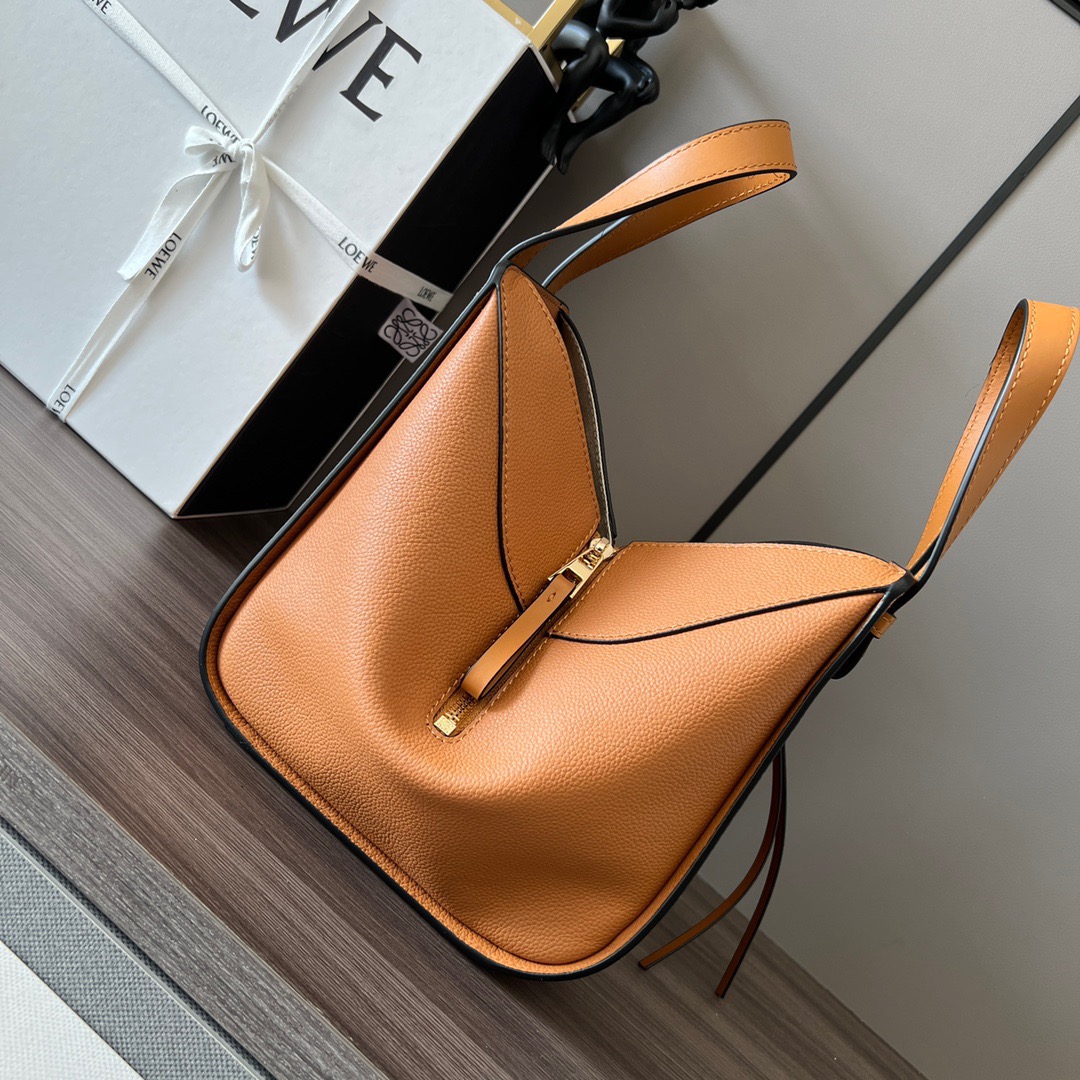 L*oewe Bag 652235 Top Quality