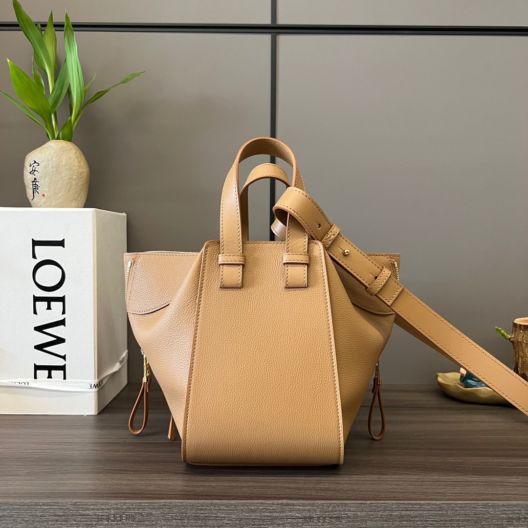 L*oewe Bag 652235 Top Quality