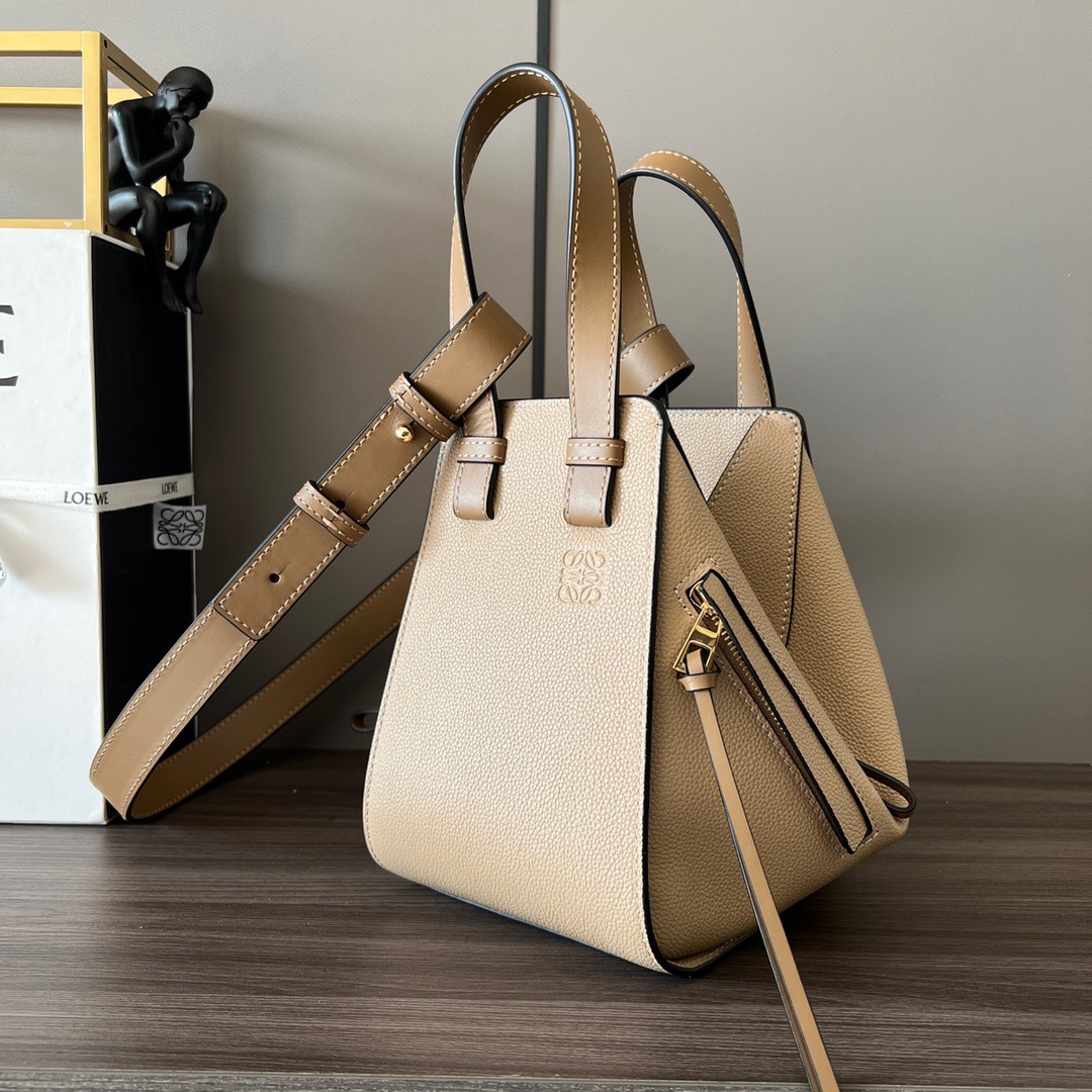 L*oewe Bag 652235 Top Quality