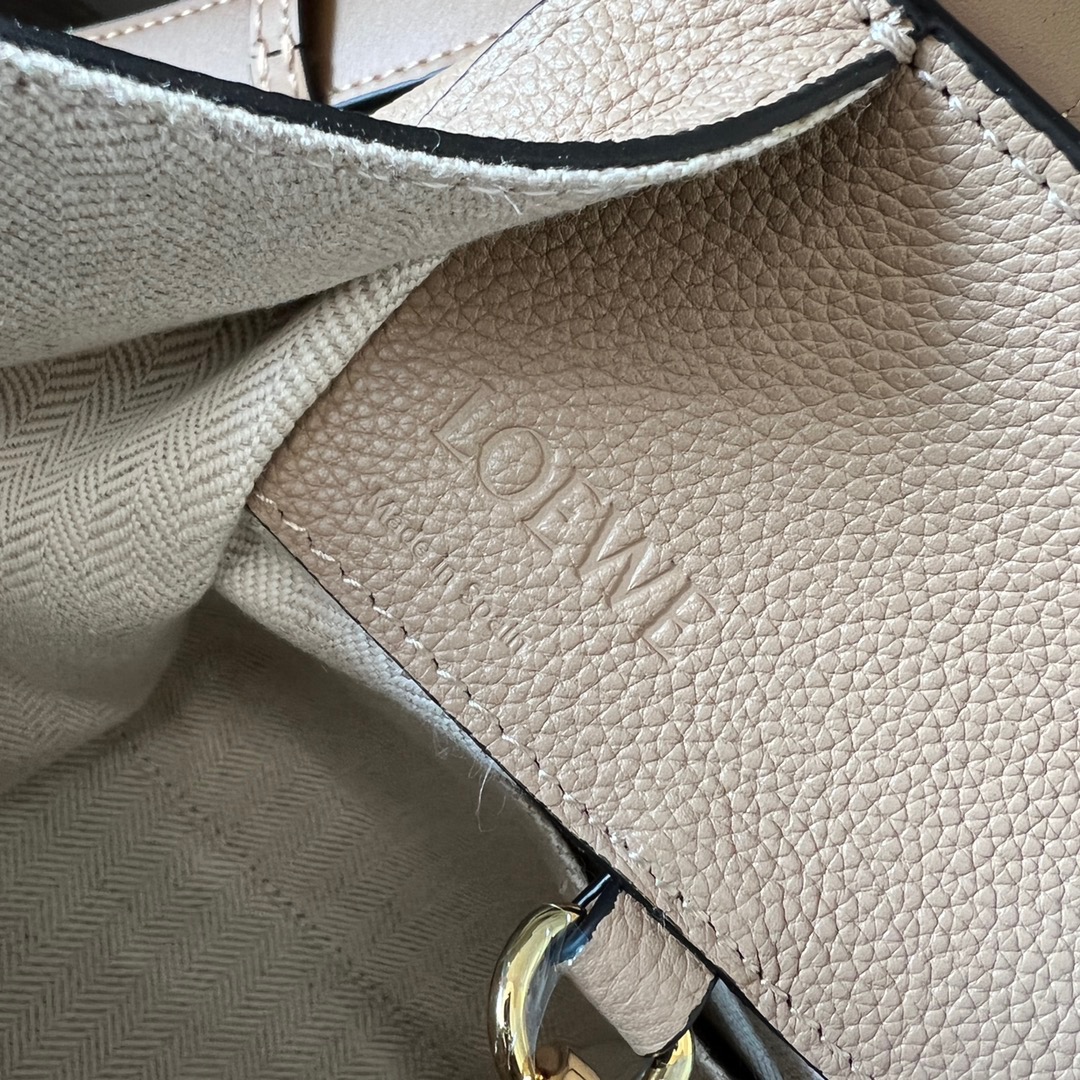 L*oewe Bag 652235 Top Quality