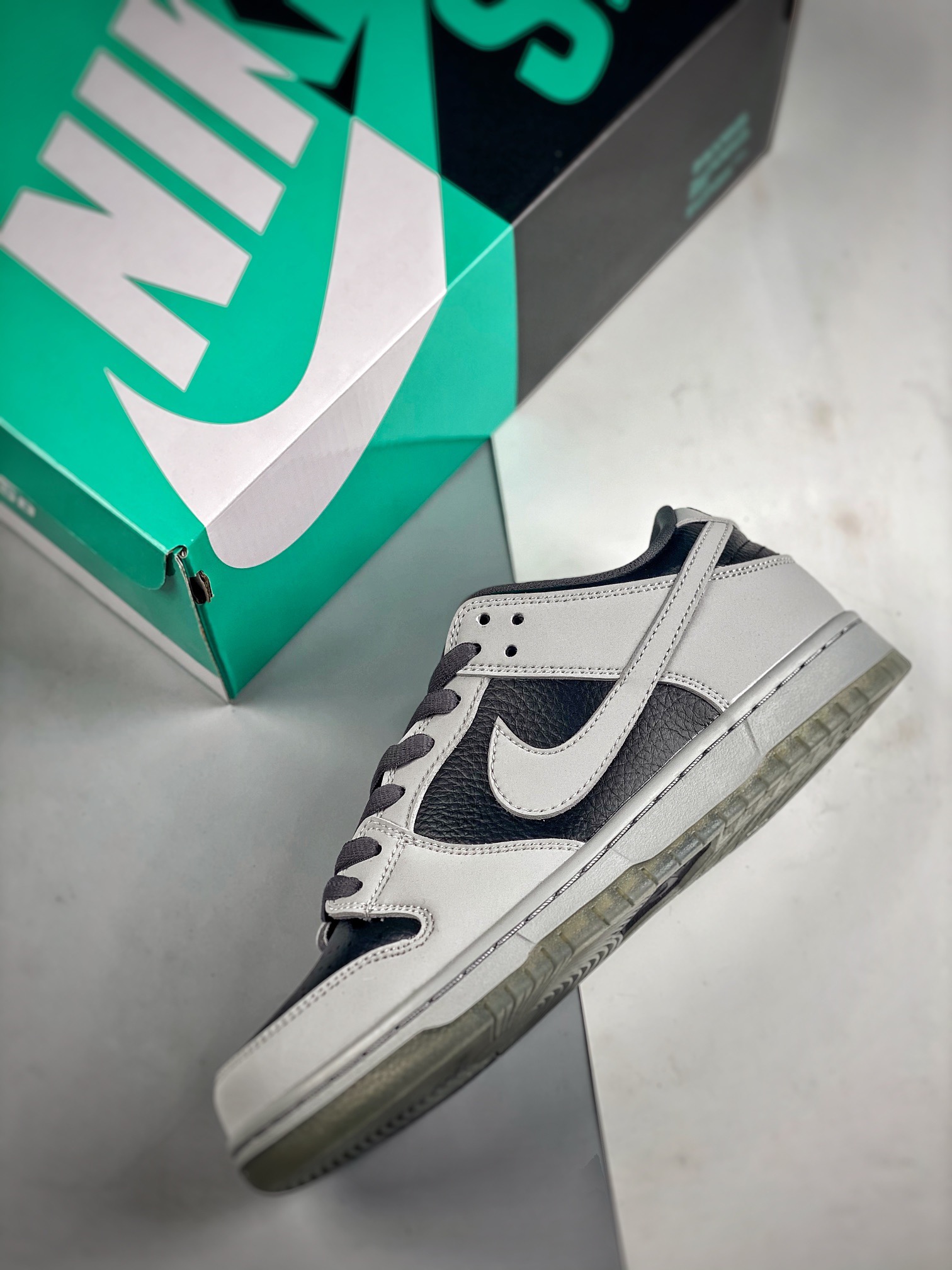 Men Women Nike SB Dunk Low