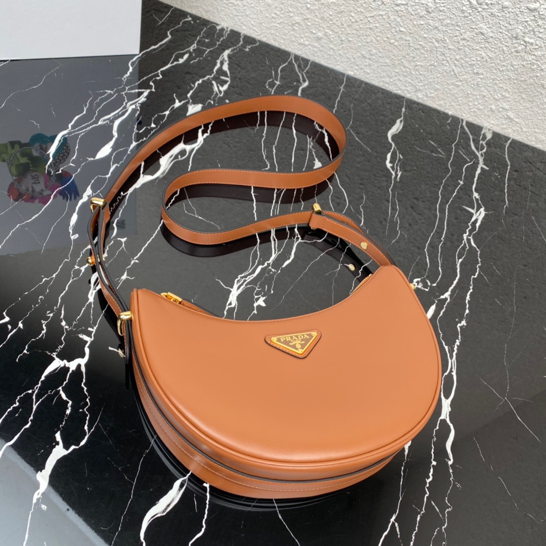P*rada Bag Top Quality