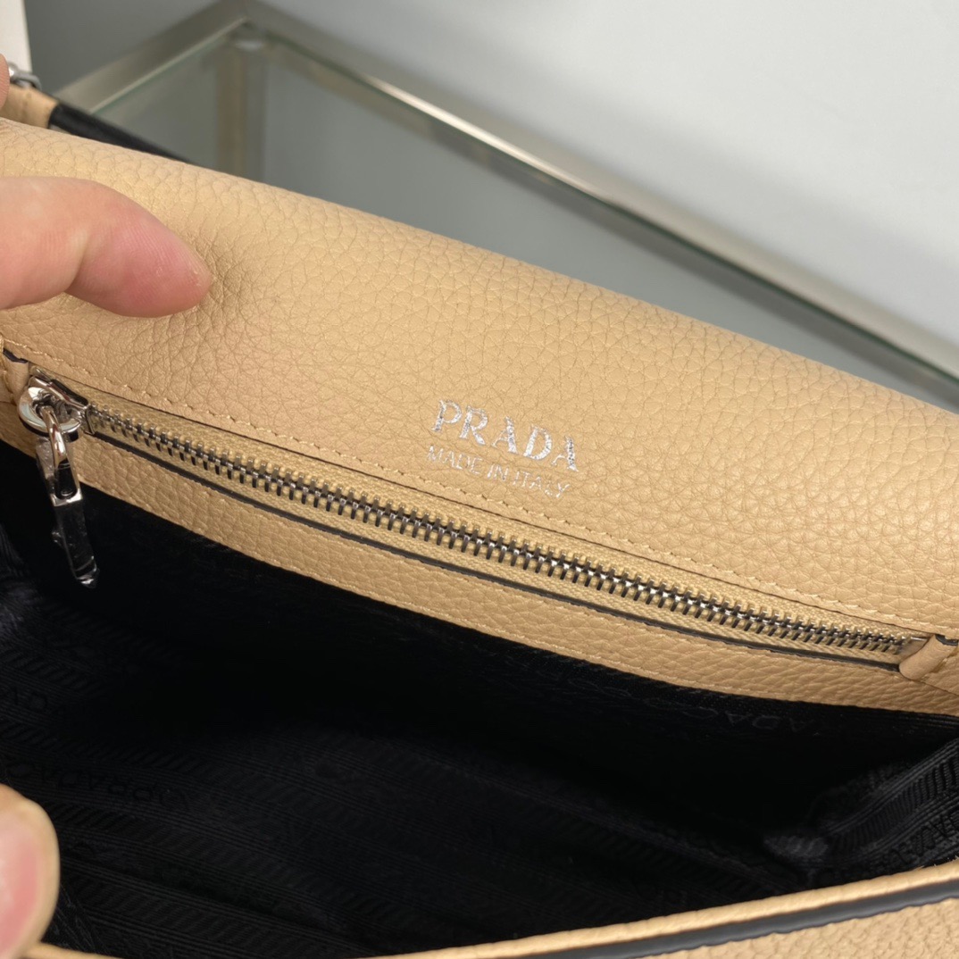 P*rada Bag Top Quality