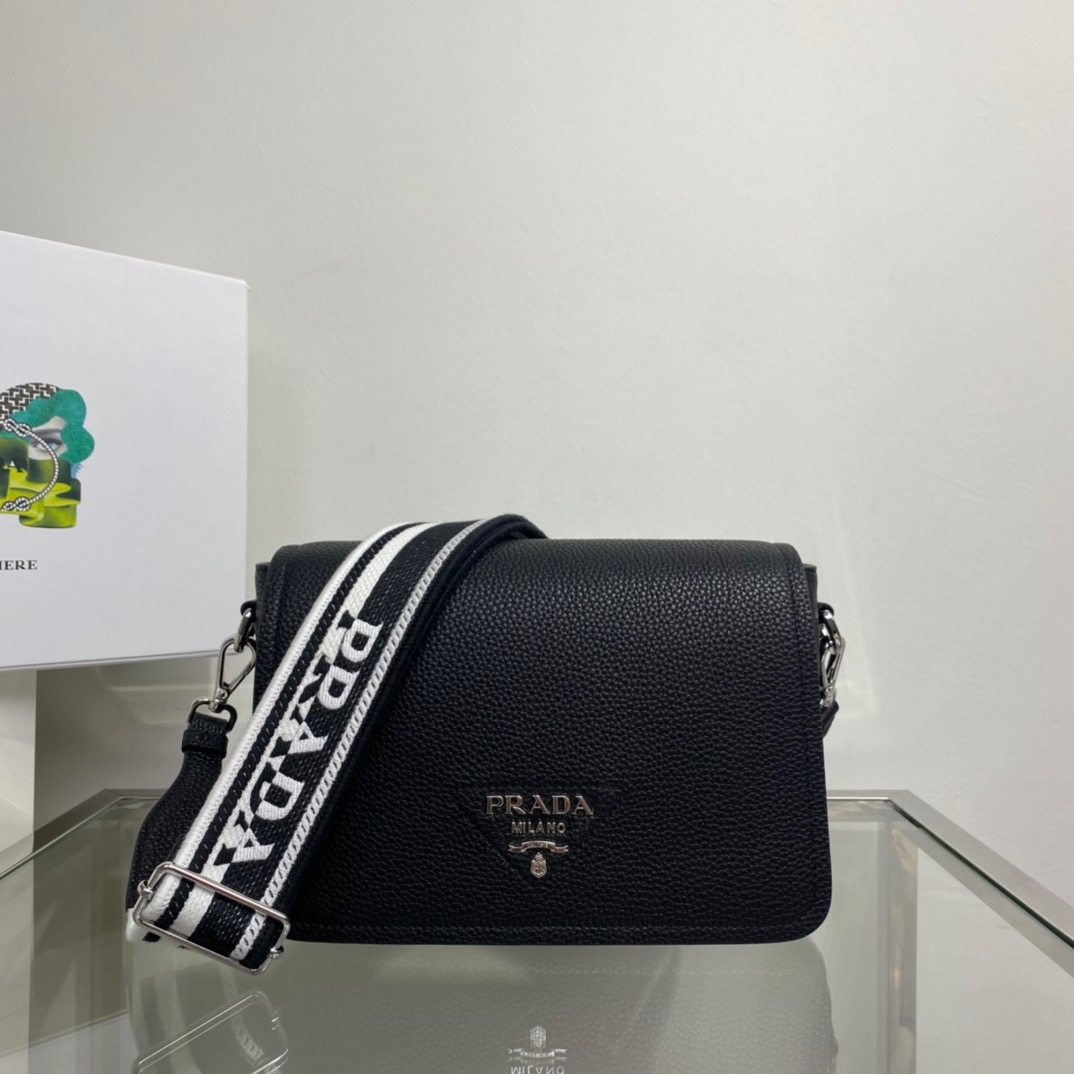 P*rada Bag Top Quality