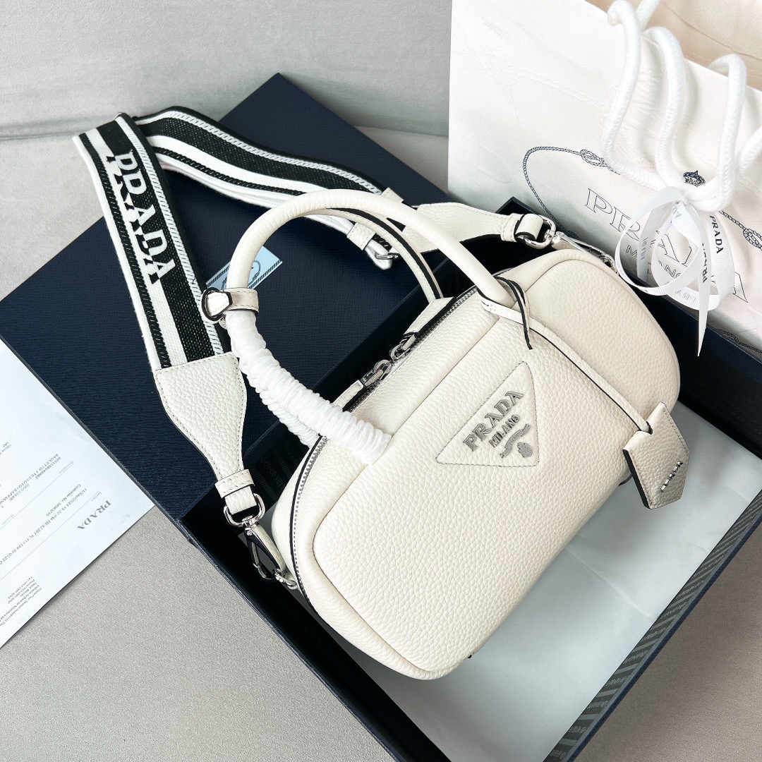 P*rada Bag Top Quality