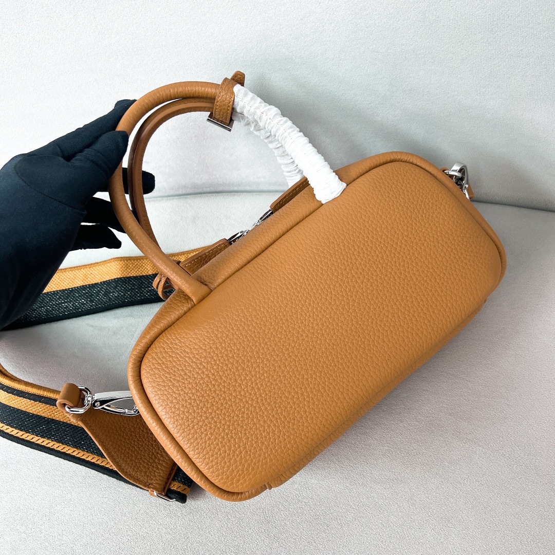 P*rada Bag Top Quality