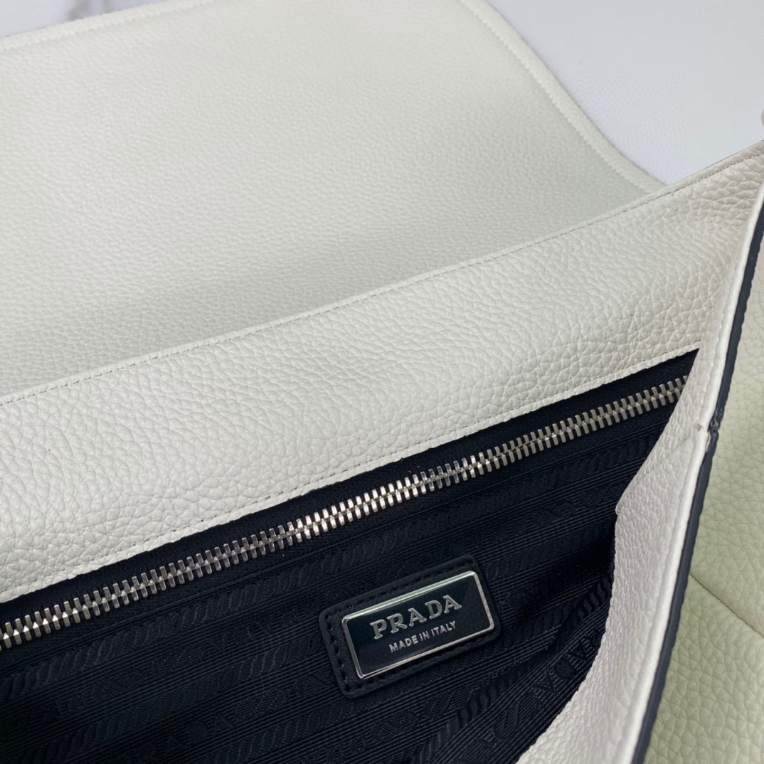 P*rada Bag Top Quality