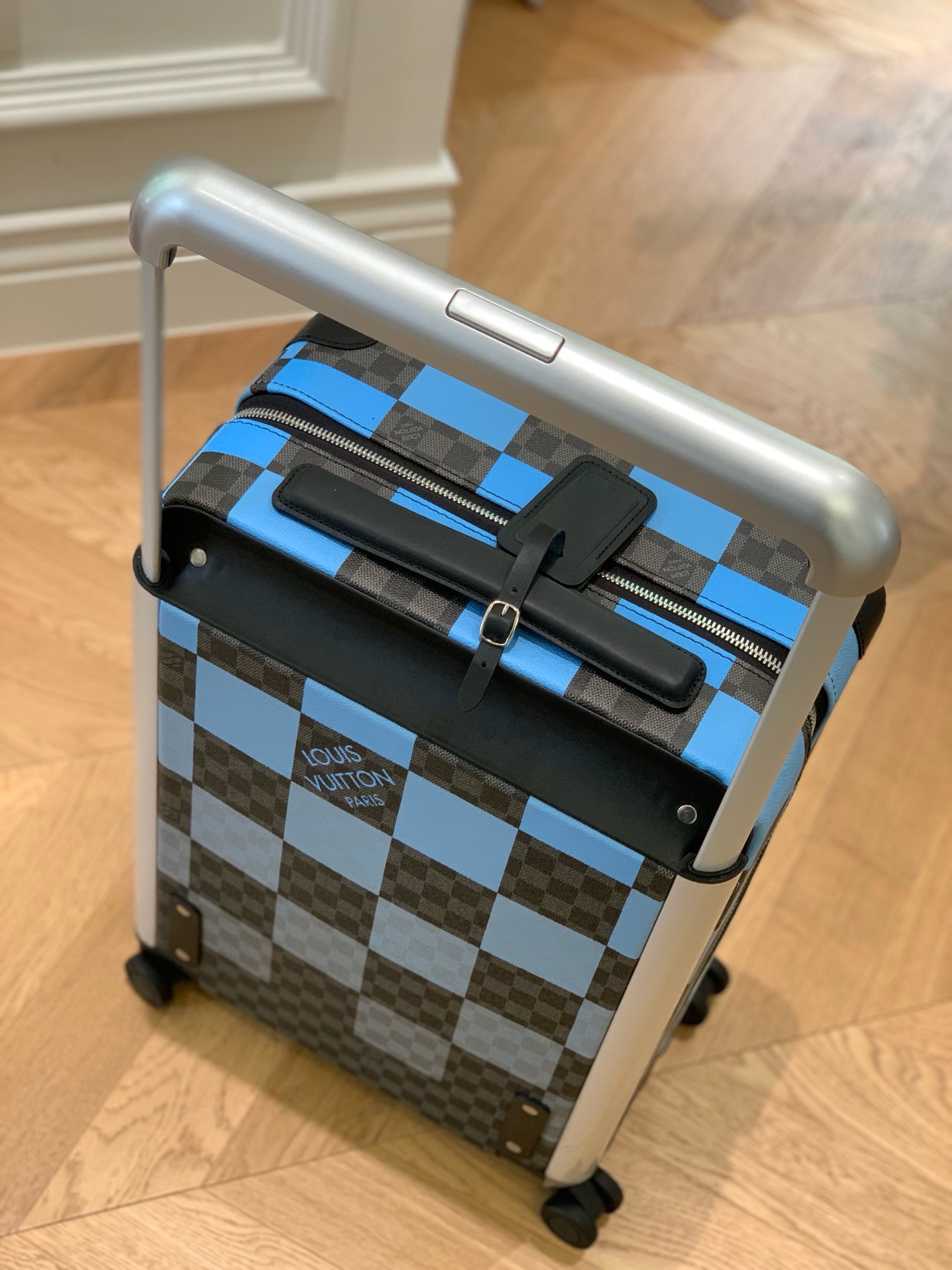 L*ouis V*uitton Luggage