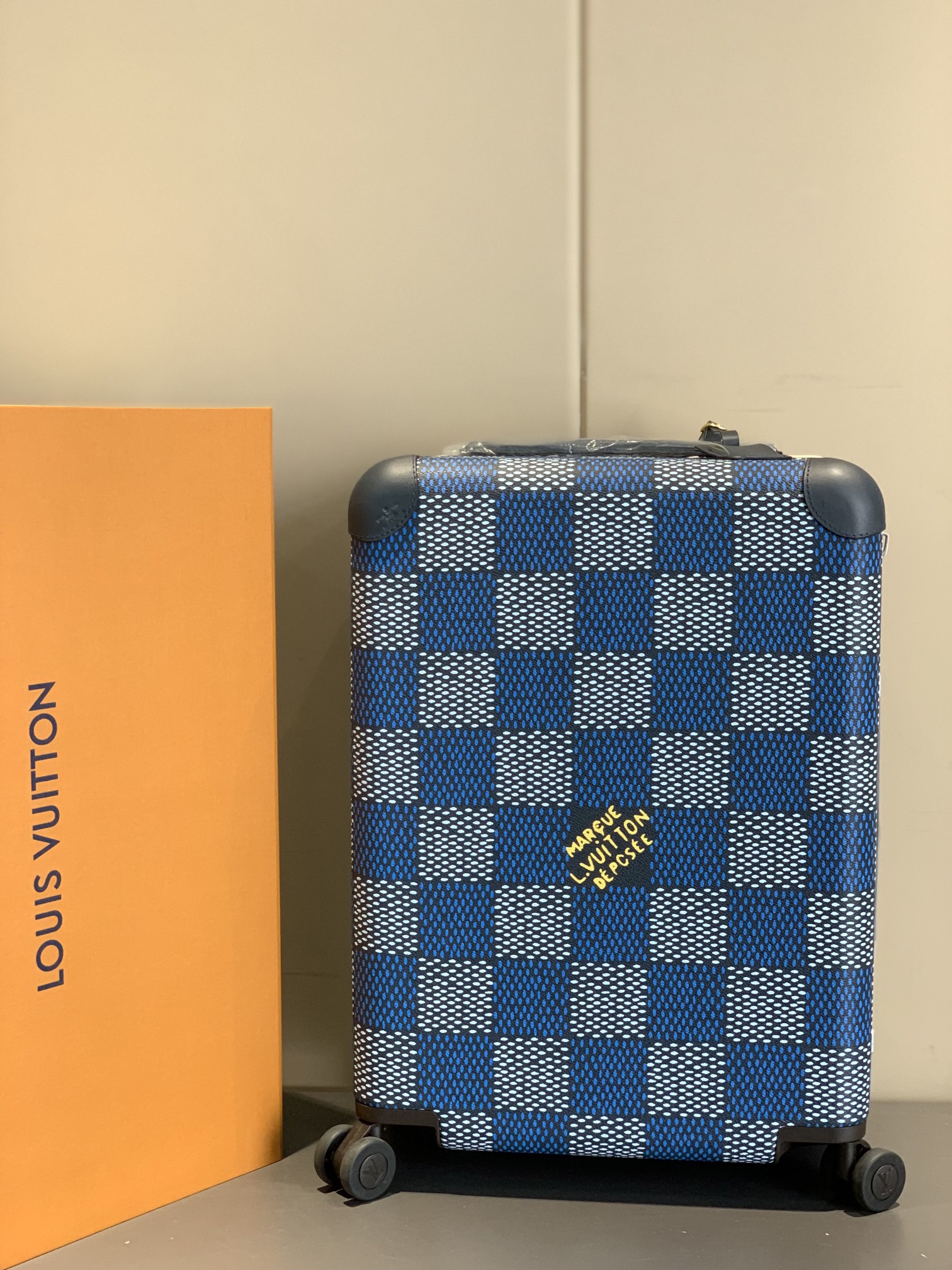 L*ouis V*uitton Luggage