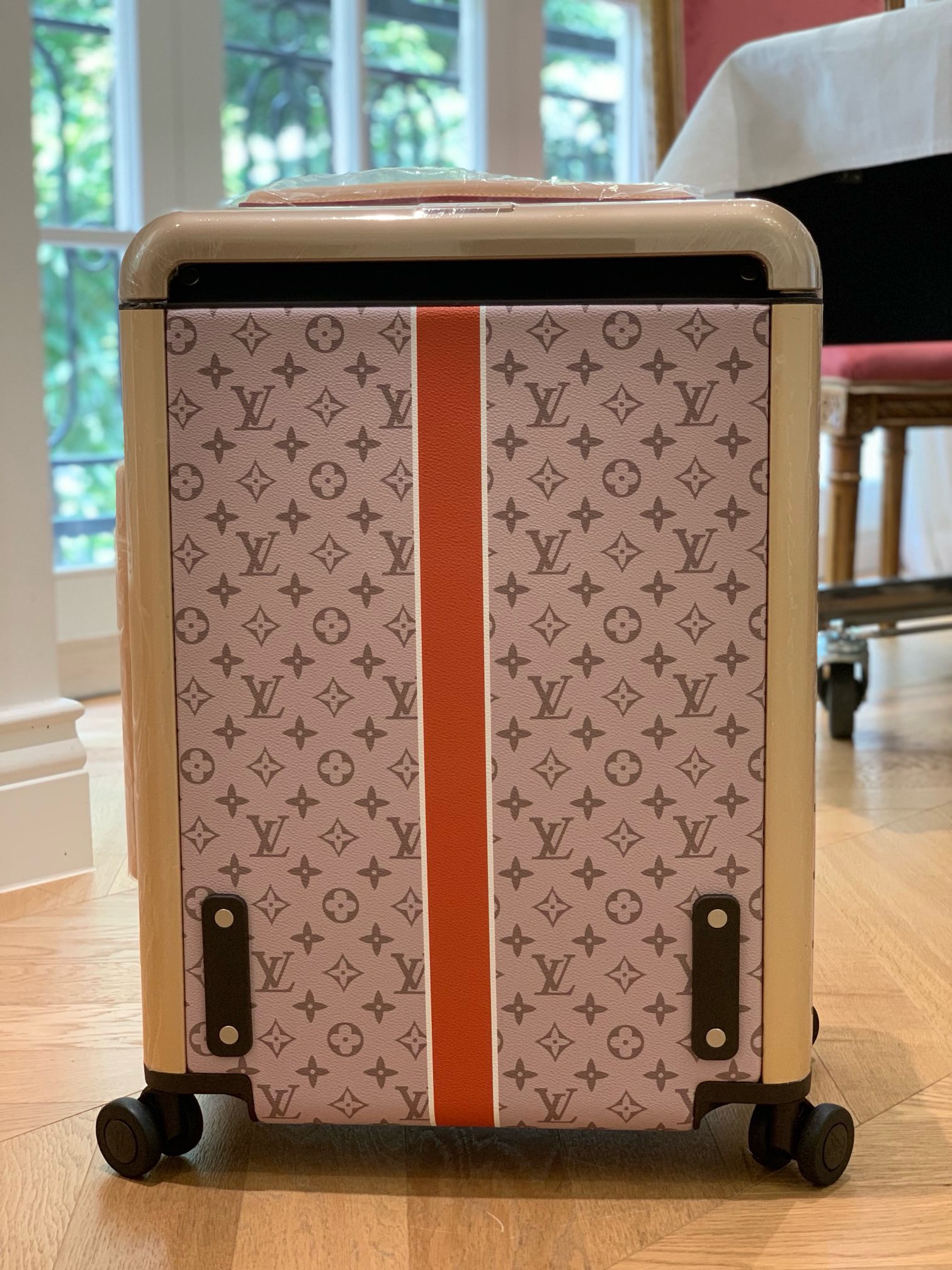 L*ouis V*uitton Luggage