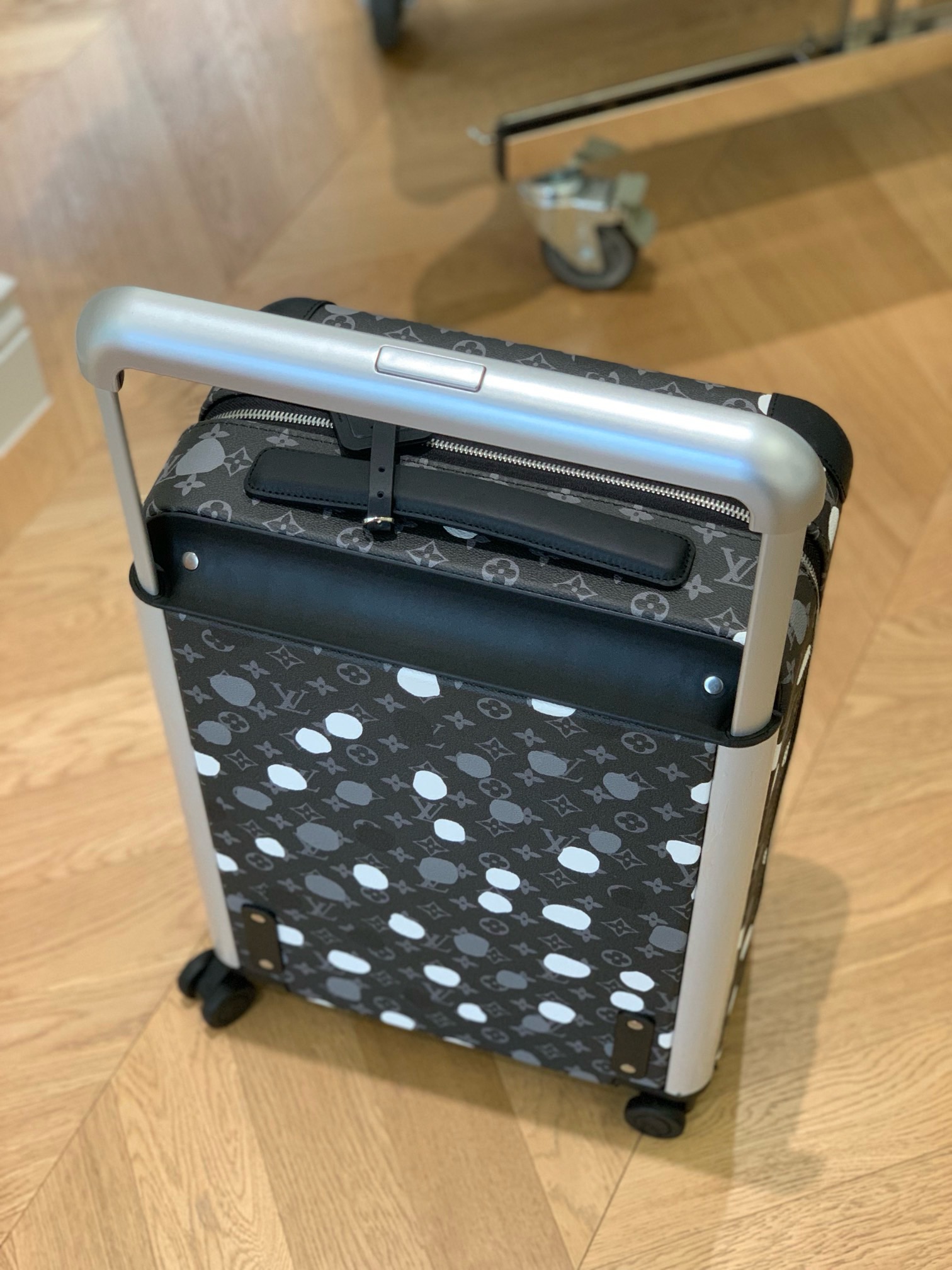 L*ouis V*uitton Luggage