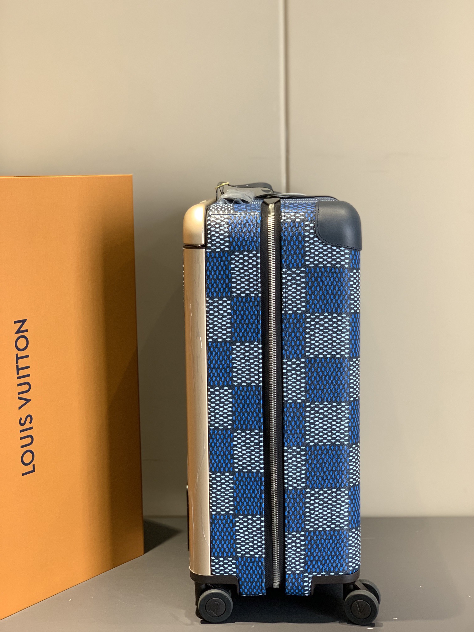L*ouis V*uitton Luggage