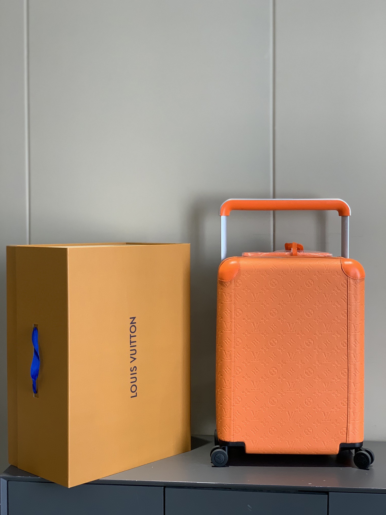 L*ouis V*uitton Luggage