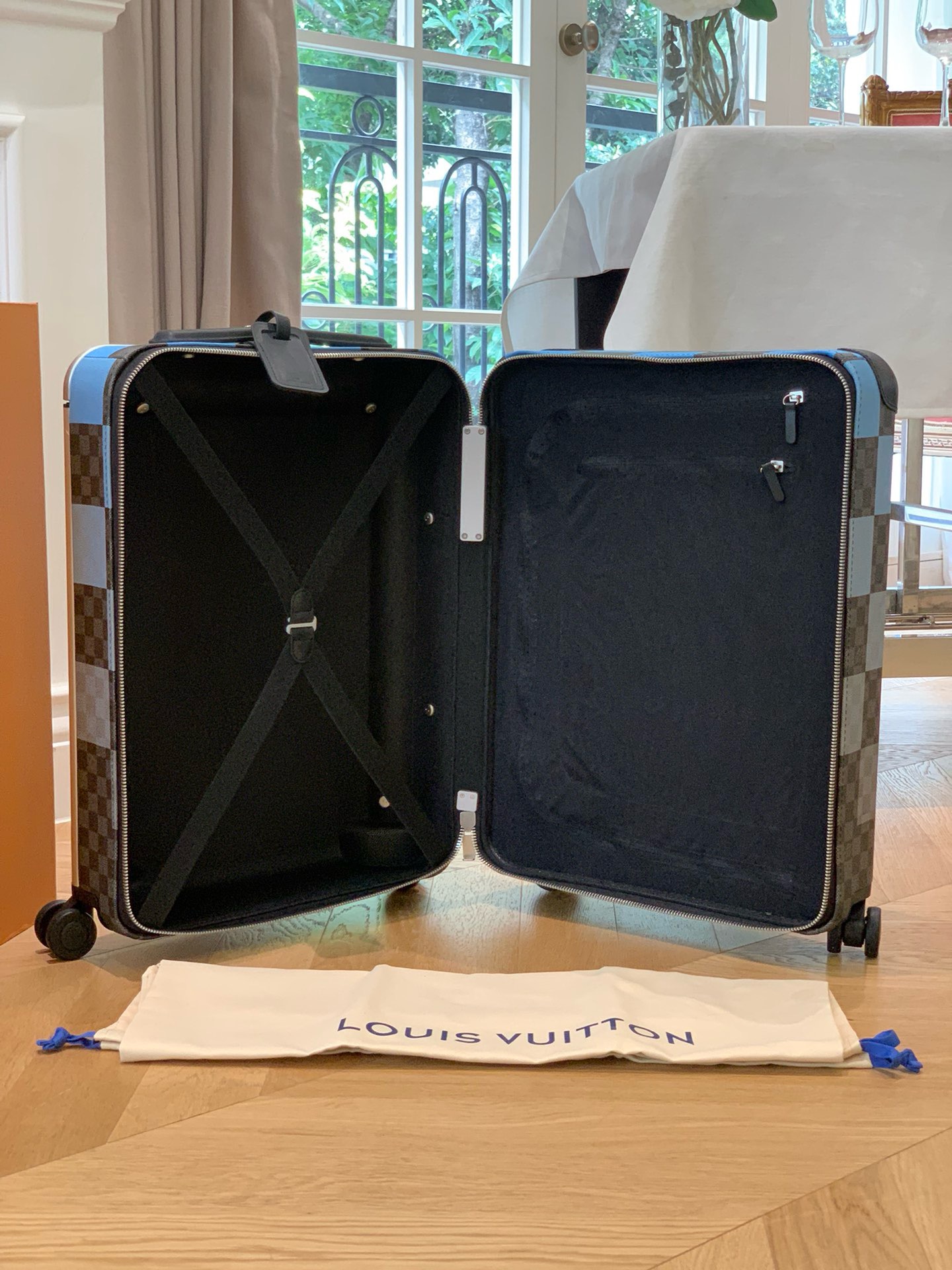 L*ouis V*uitton Luggage