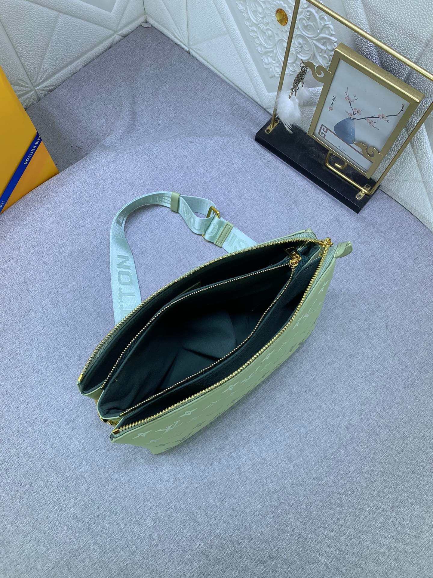L*ouis V*uitton Top Bag