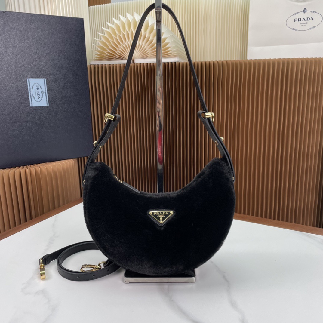P*rada Bag Top Quality