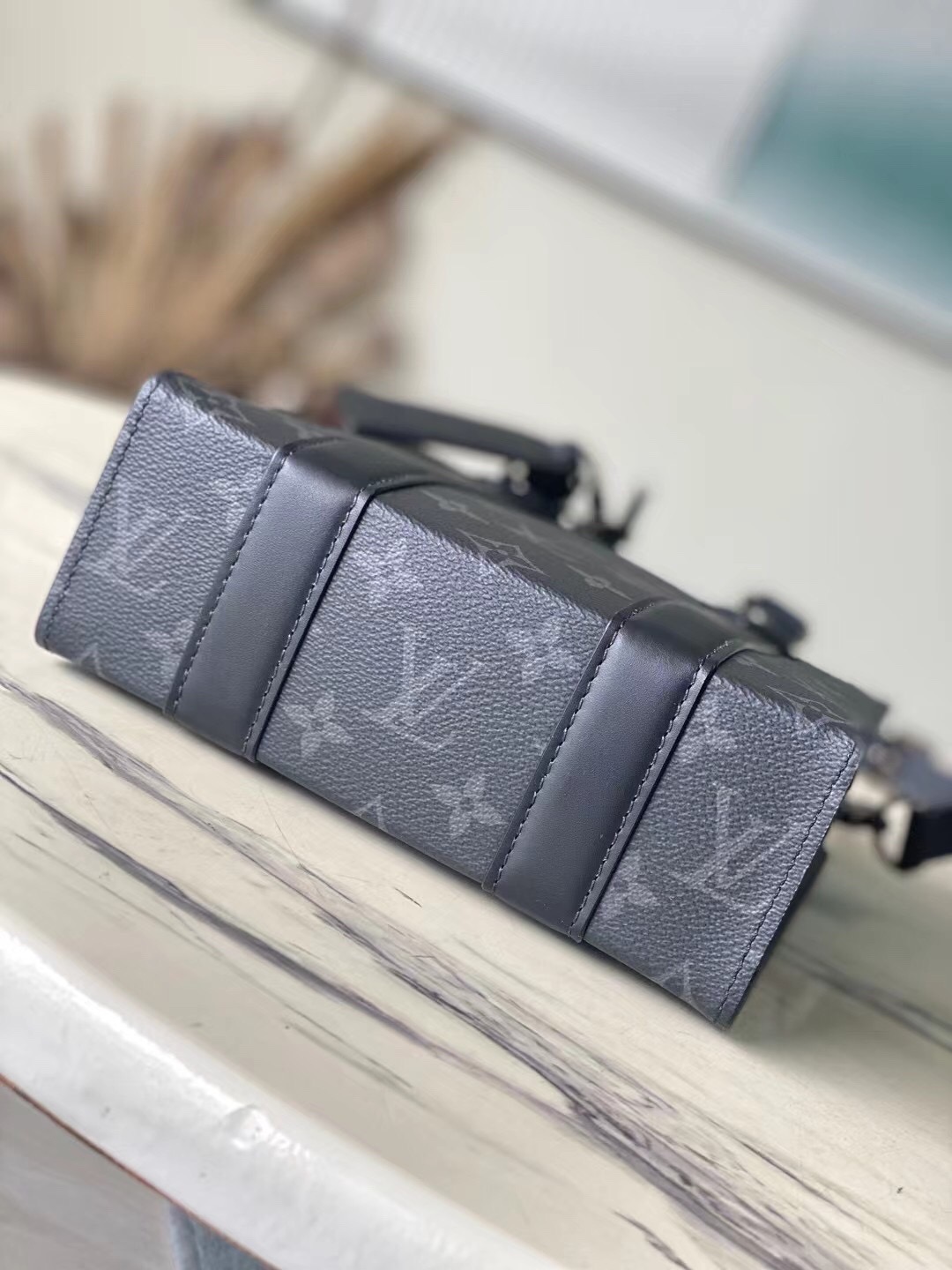 L*ouis V*uitton Top Bag