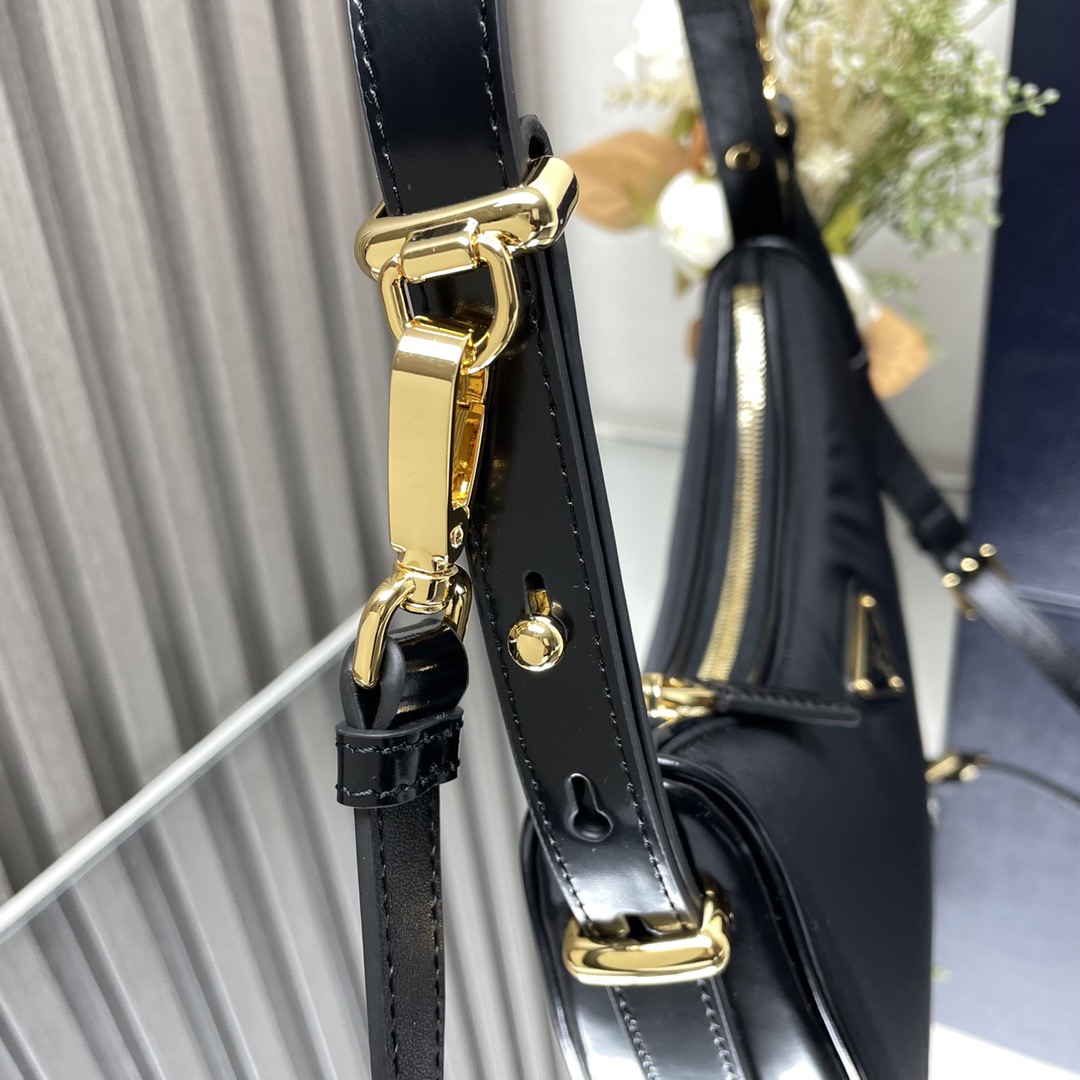 P*rada Bag Top Quality